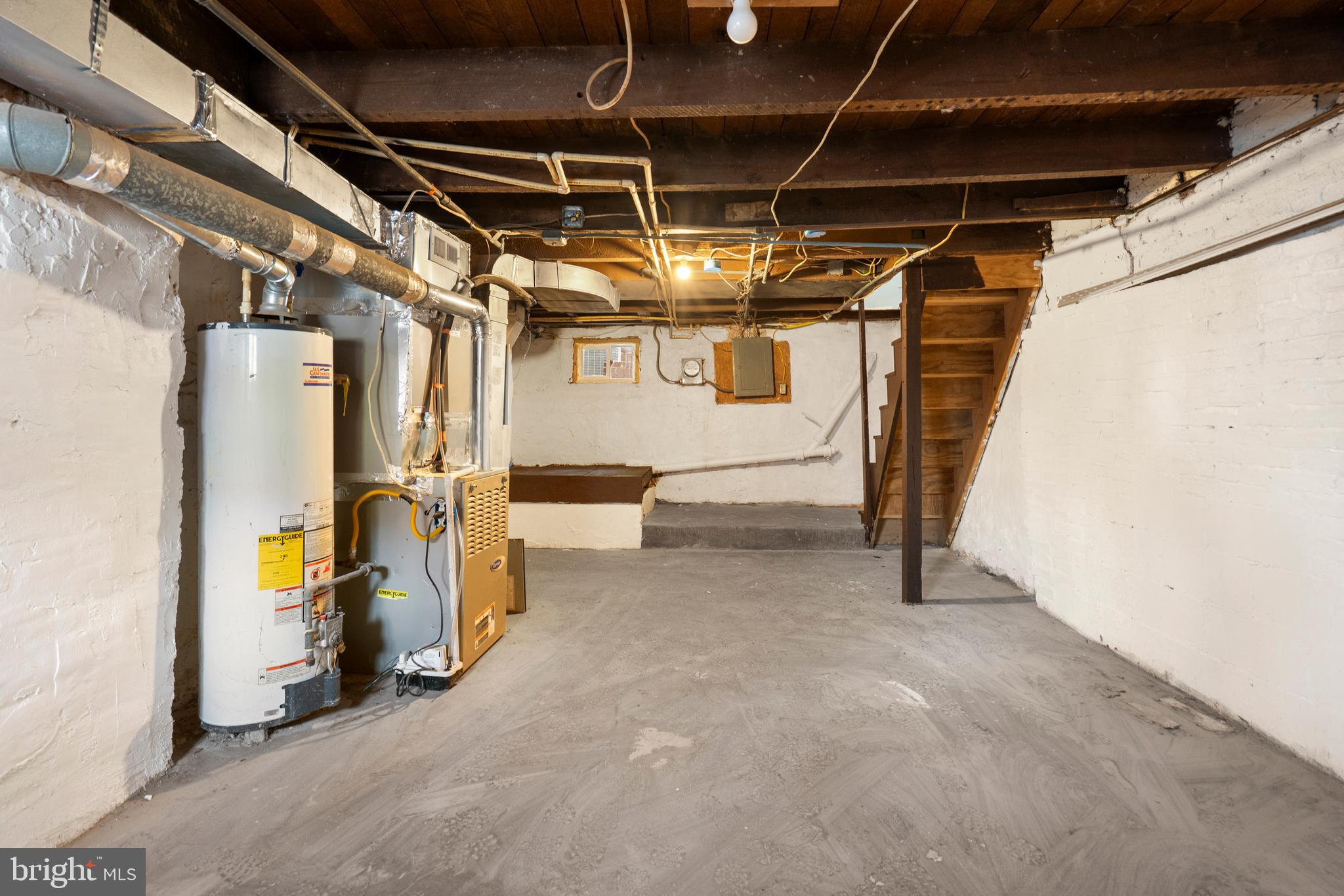 HOLLINS MARKET - Residential