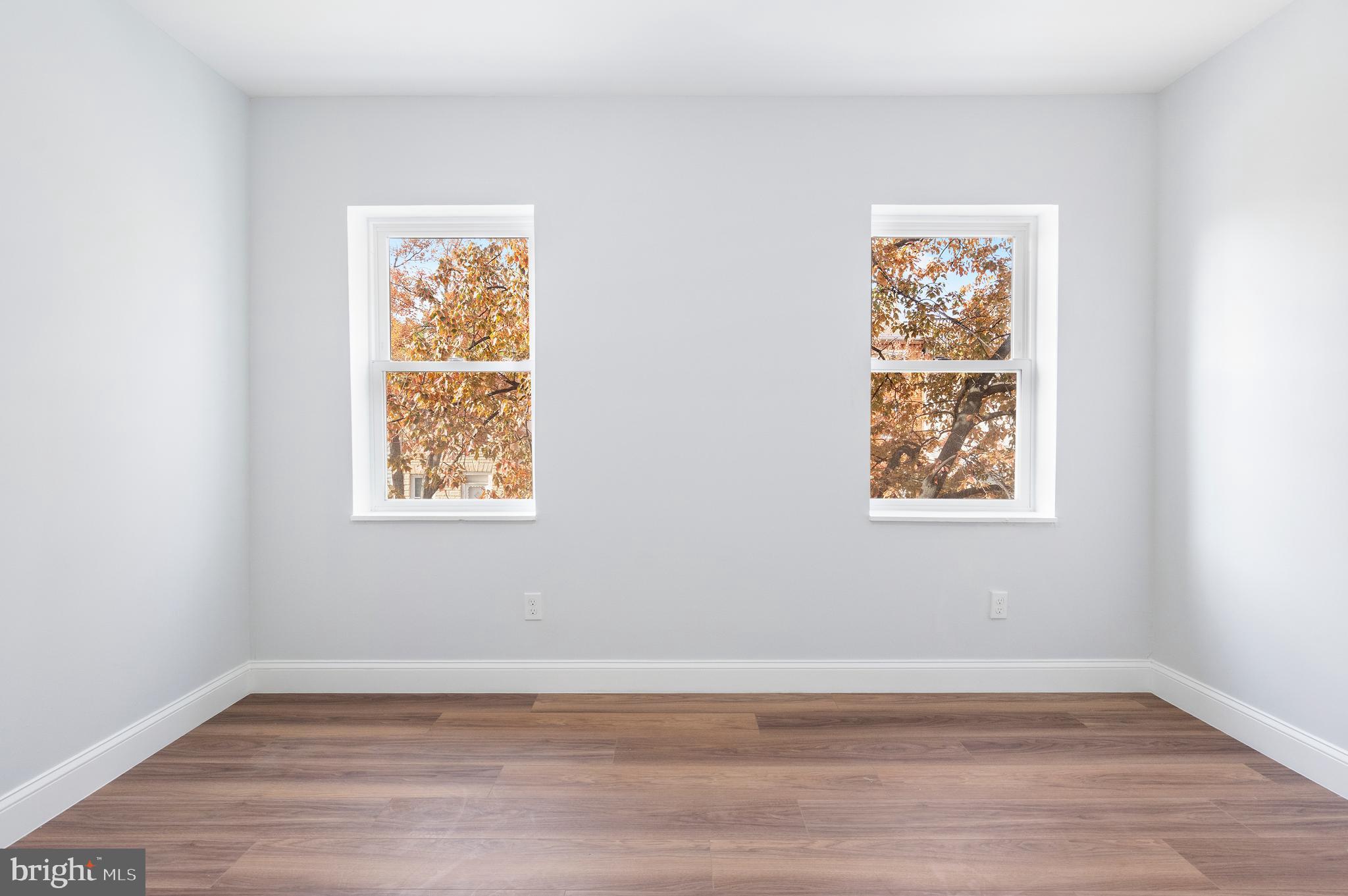 HOLLINS MARKET - Residential