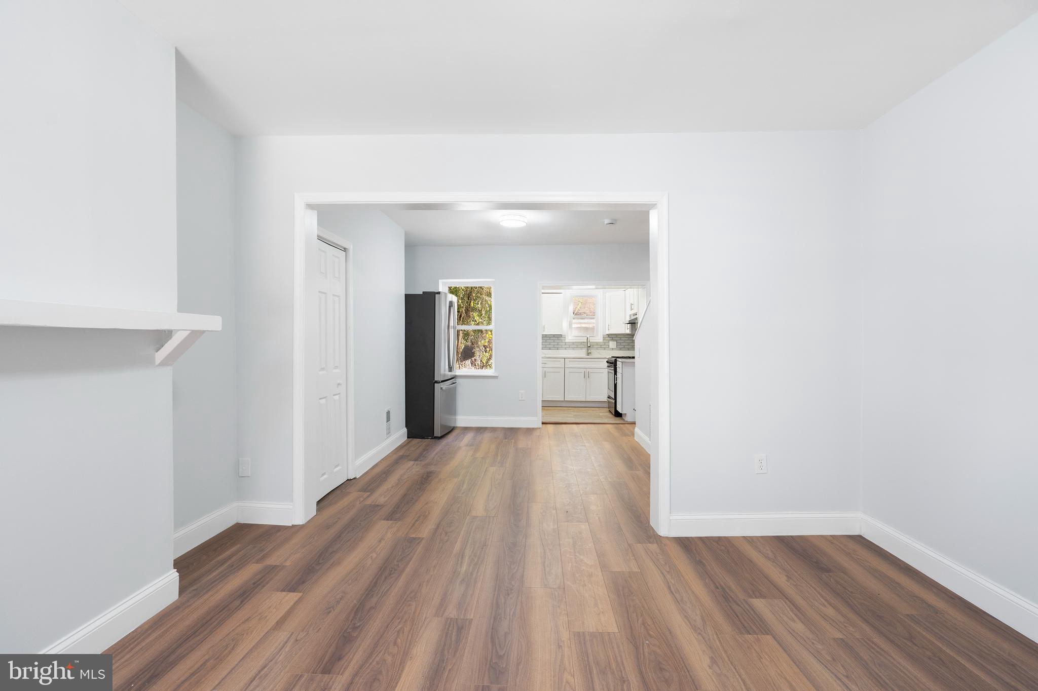 HOLLINS MARKET - Residential