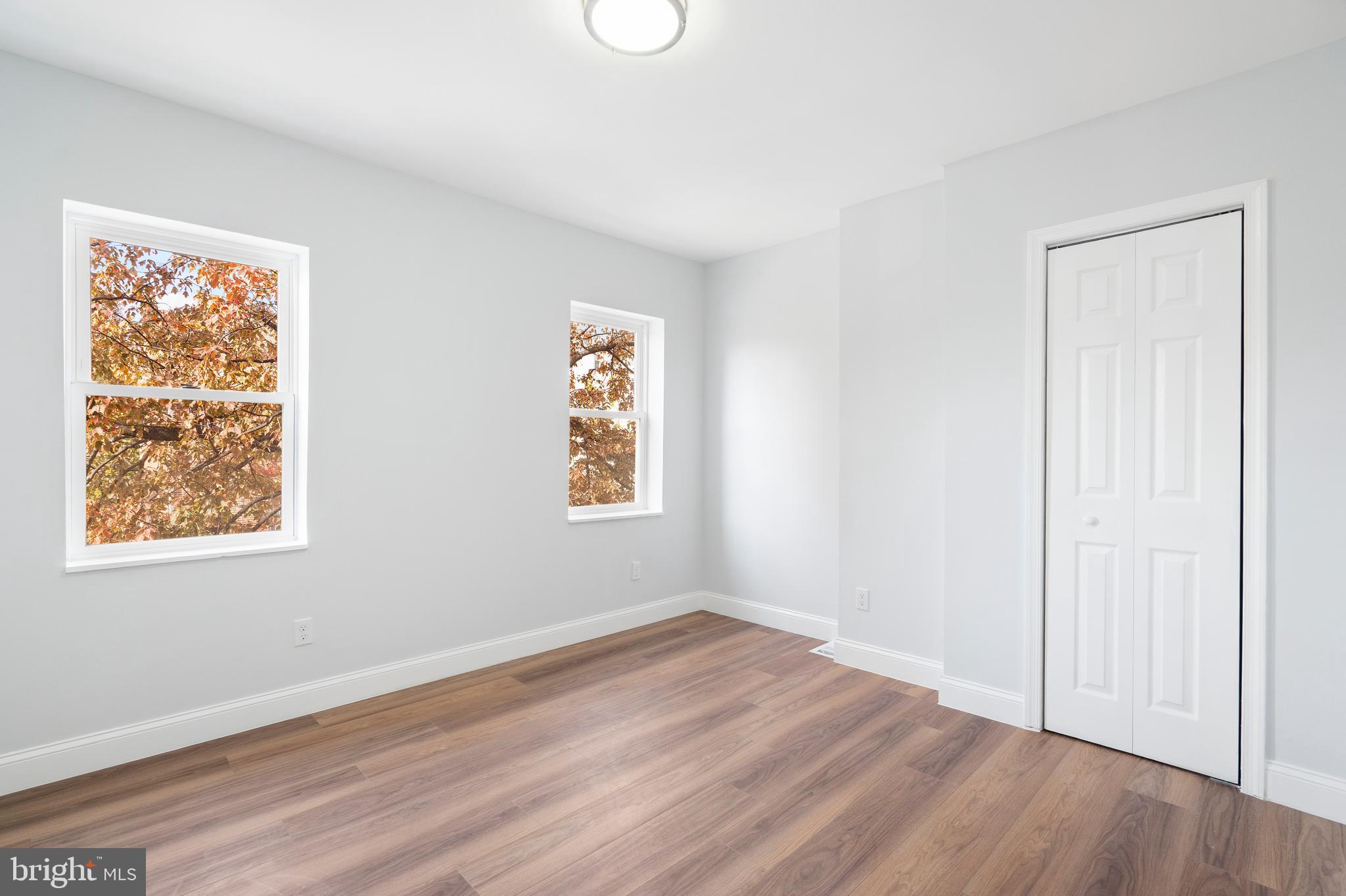 HOLLINS MARKET - Residential