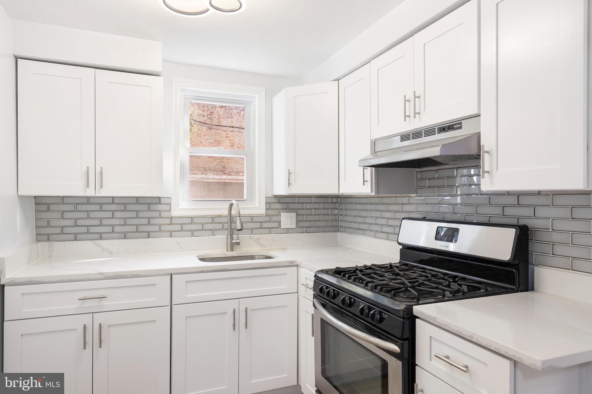 HOLLINS MARKET - Residential