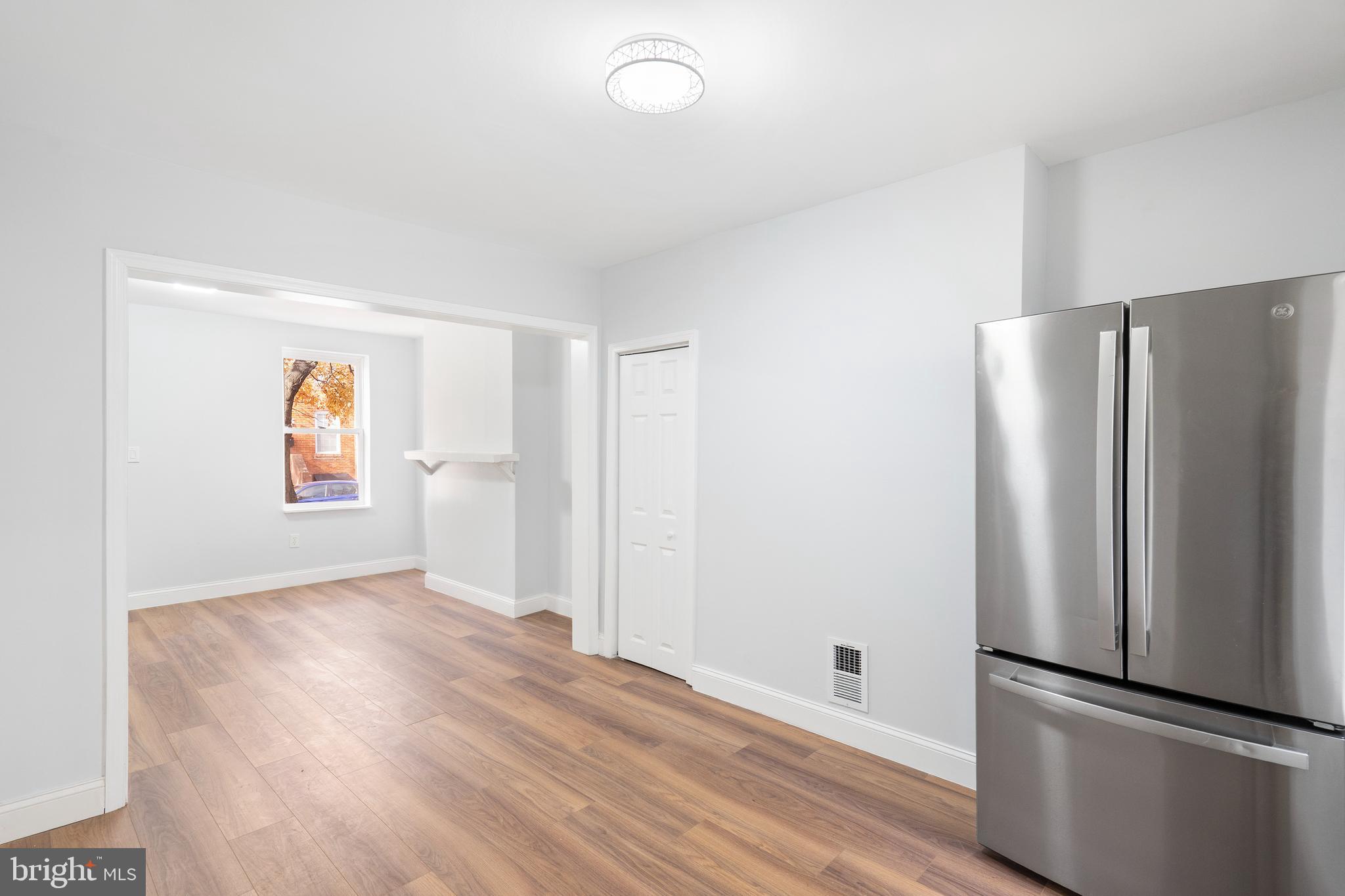 HOLLINS MARKET - Residential