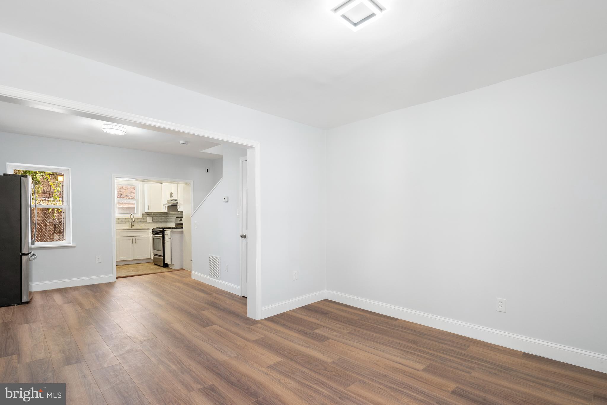 HOLLINS MARKET - Residential