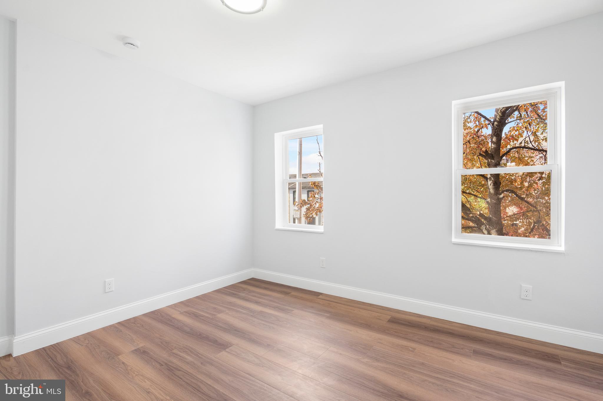 HOLLINS MARKET - Residential