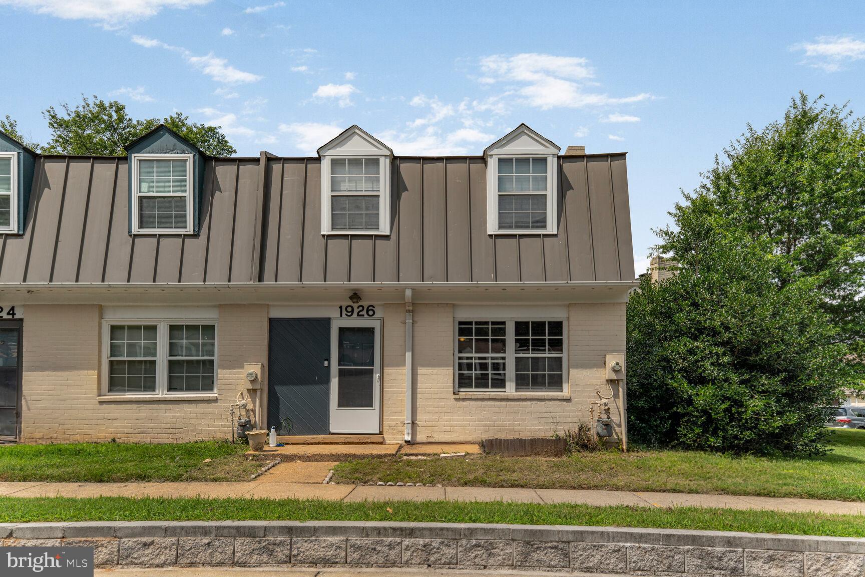 This end unit features 3 bedrooms and 2 full bathrooms. It features a new roof and HVAC system, less than 2 years old. The property has 2 primary bedrooms, 1 of which is located on the first level. This property is ideal for first-time homebuyers or investors. With a little bit of TLC, you can make it your own. With a full-price offer, closing cost assistance will be considered.
Additionally, it is located just minutes from the PG County Sports Complex and Metro Station. Town Center, and much more, is also conveniently located nearby. The townhome offers an assigned parking space as well as extra guest parking. It is conveniently located near major highways, including I-495 and Route 50, offering easy access to Washington, D.C., and Northern Virginia. The home is being sold AS-IS.