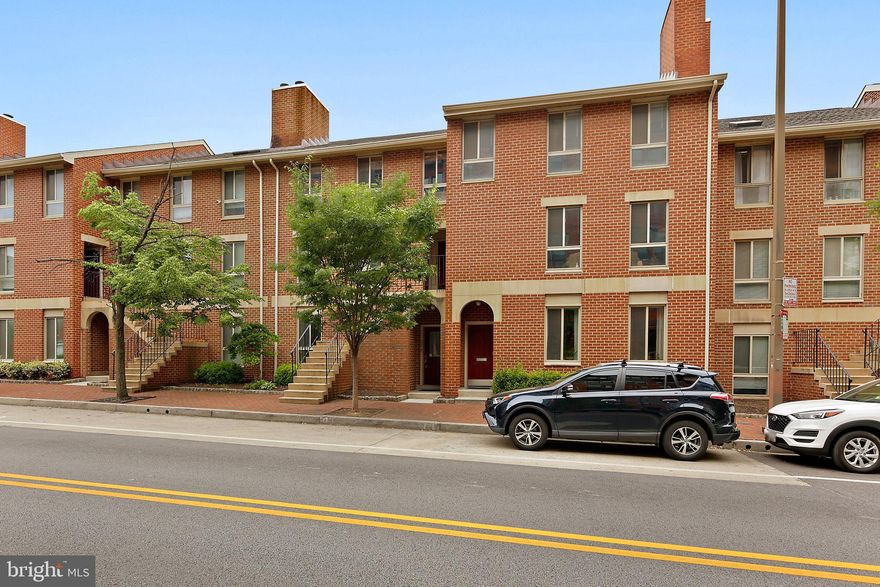 LOVELY FLOW WITH LARGE LIVING ROOM/DINING ROOM COMBO. EASY TWO BEDROOMS / TWO BATHS ARE FOR ALL LEVELS OF LIVING.