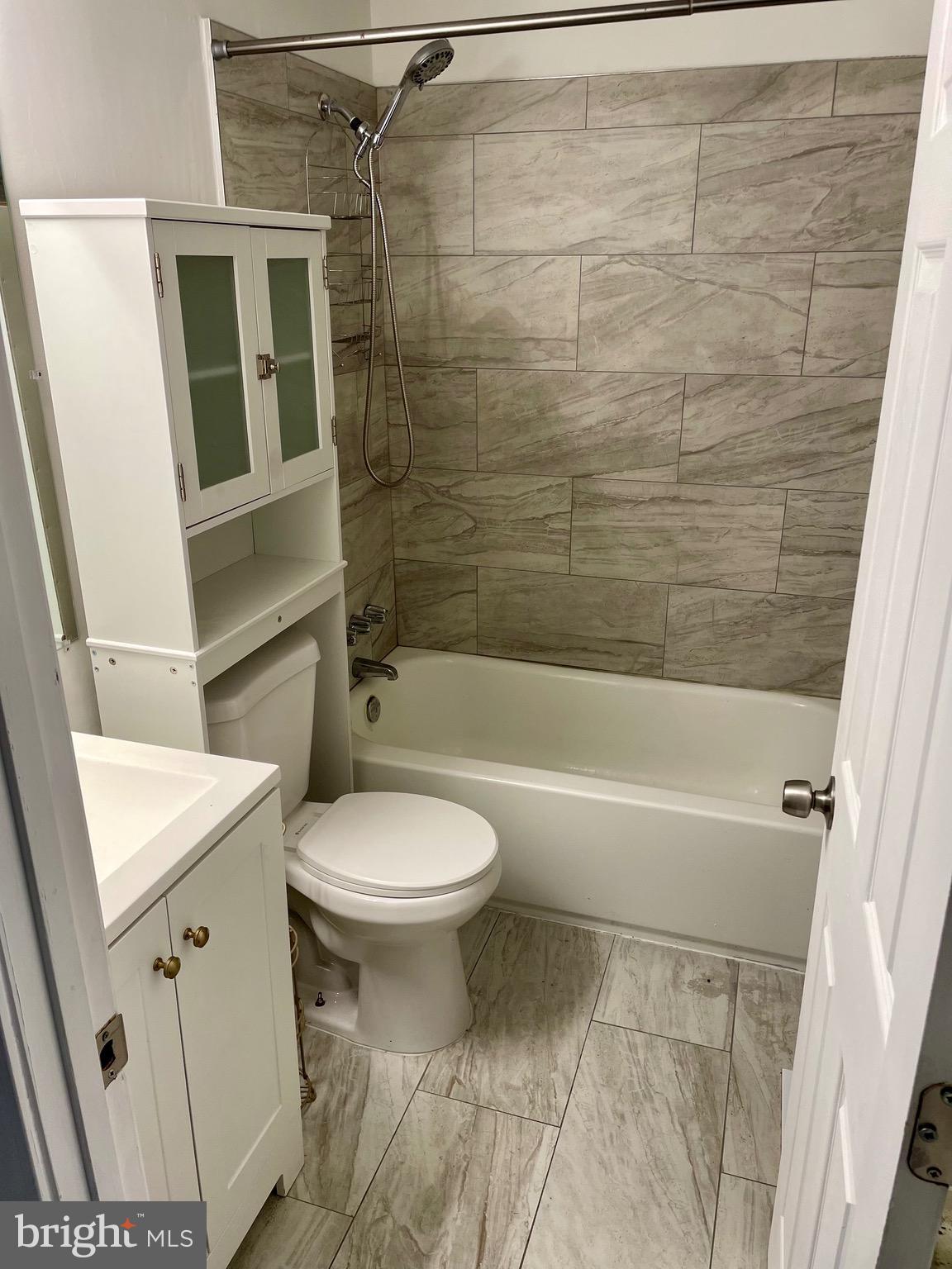 THOMAS CHOICE WEST - Residential Lease