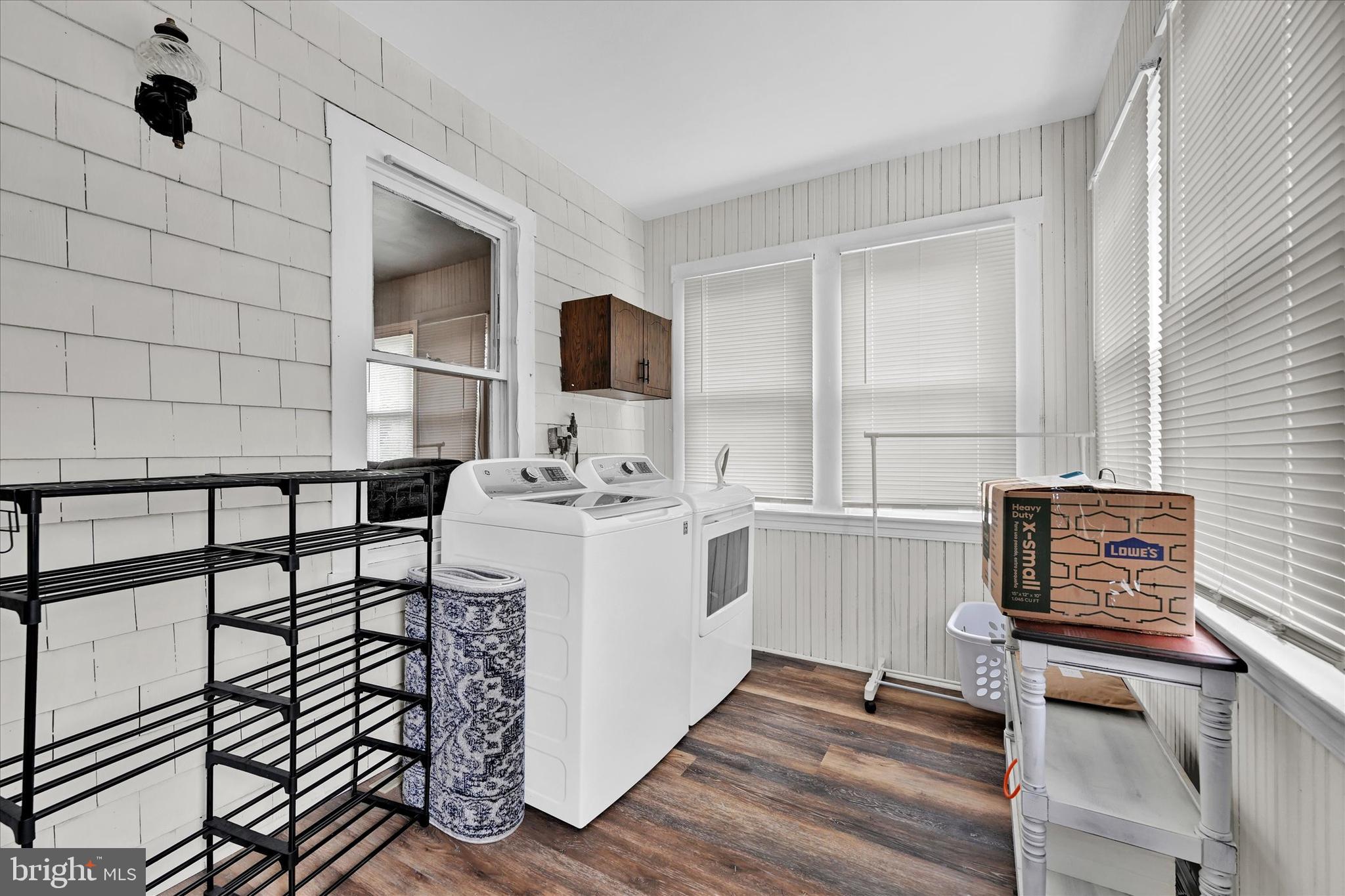 MIDDLE RIVER - Residential