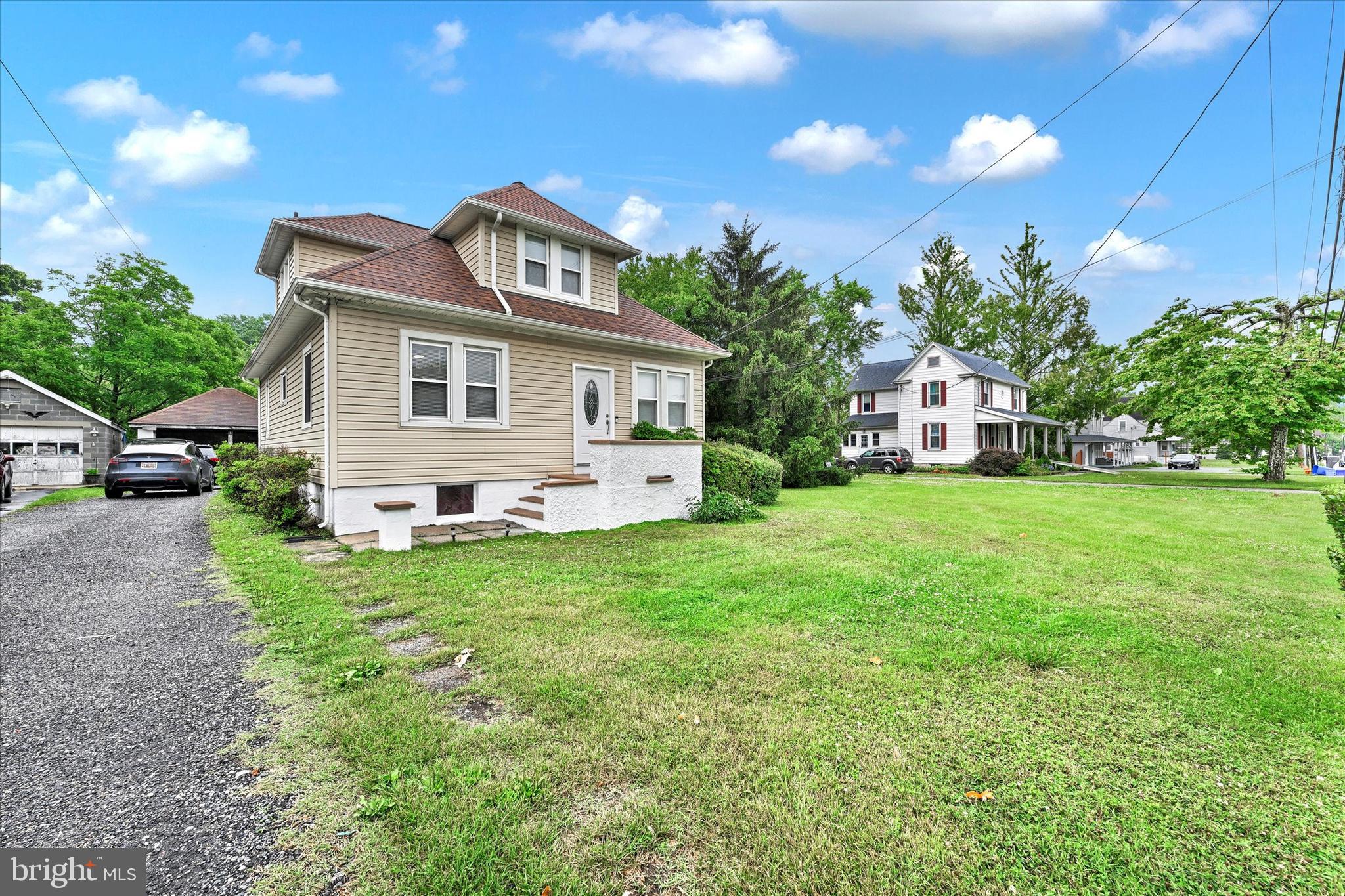 MIDDLE RIVER - Residential