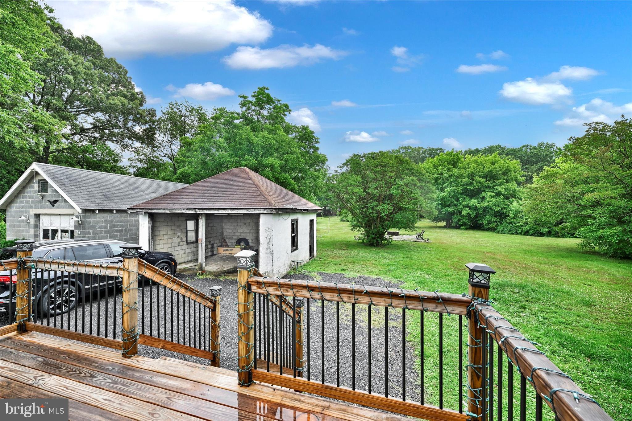 MIDDLE RIVER - Residential