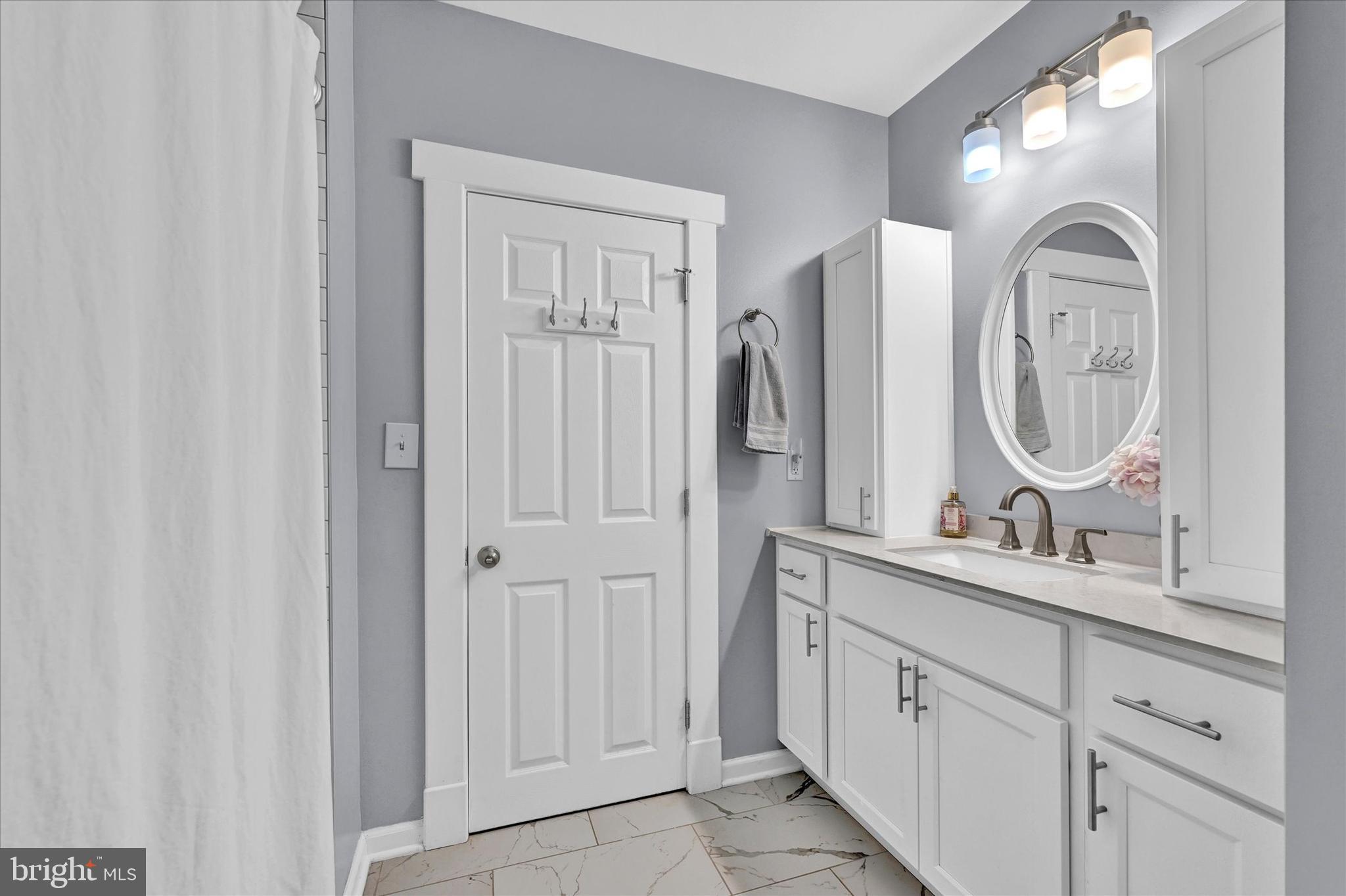 MIDDLE RIVER - Residential