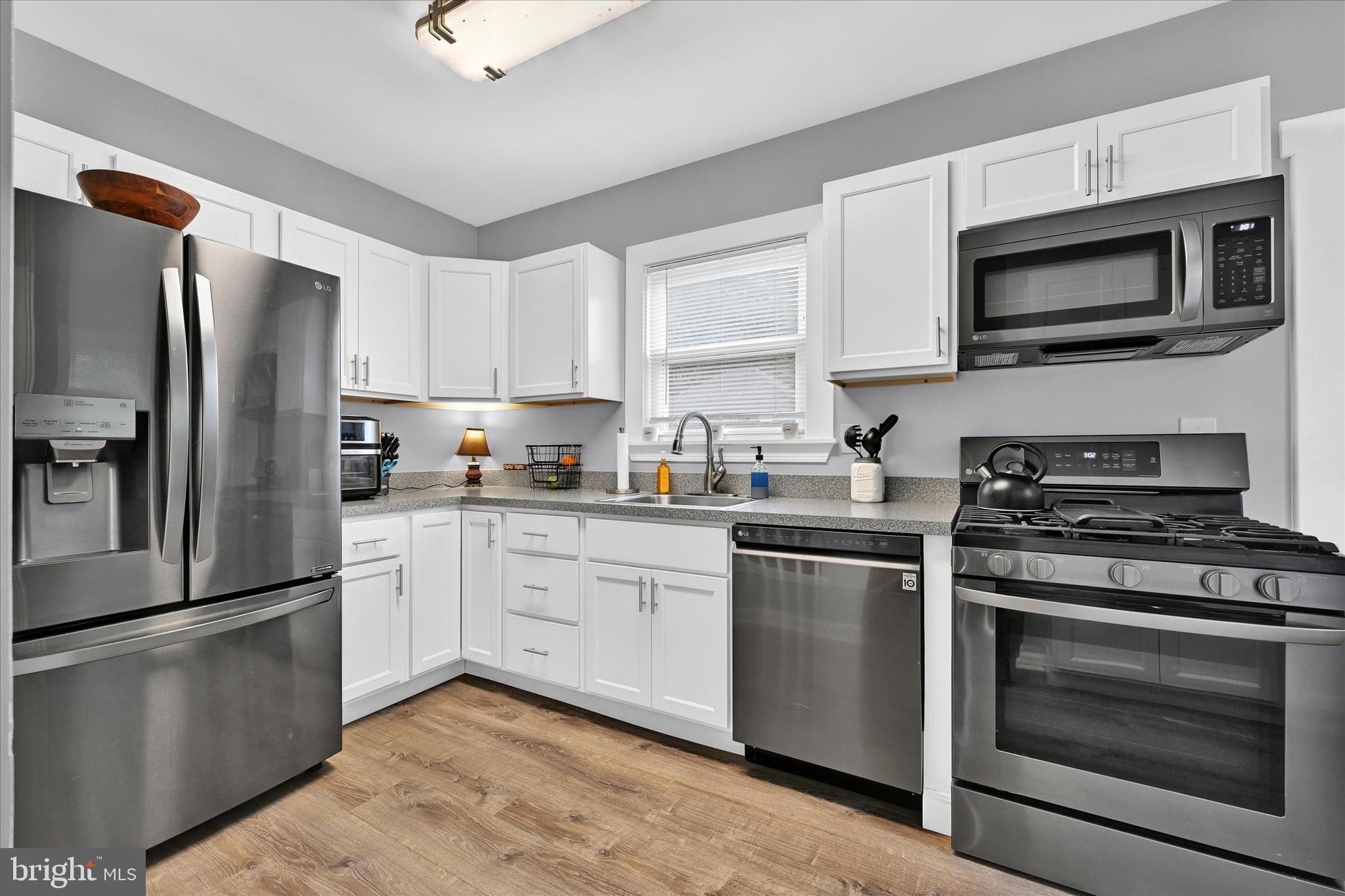 MIDDLE RIVER - Residential