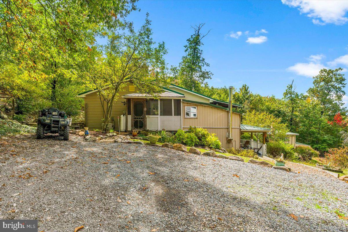 1819 HOFFMASTER ROAD