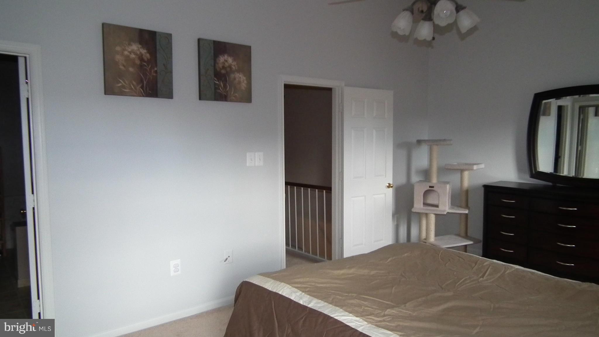 ASHBURN VILLAGE - Residential