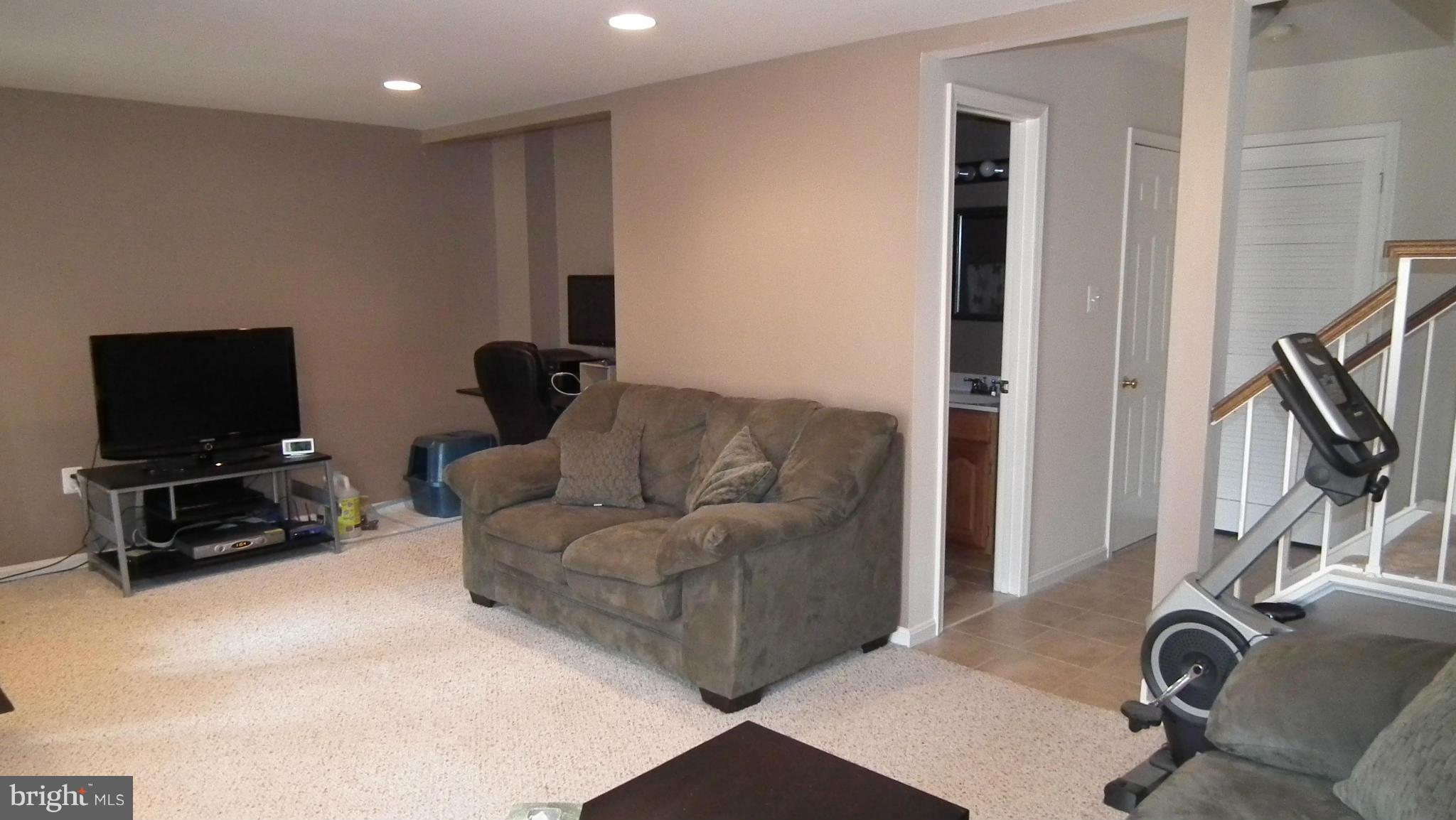 ASHBURN VILLAGE - Residential