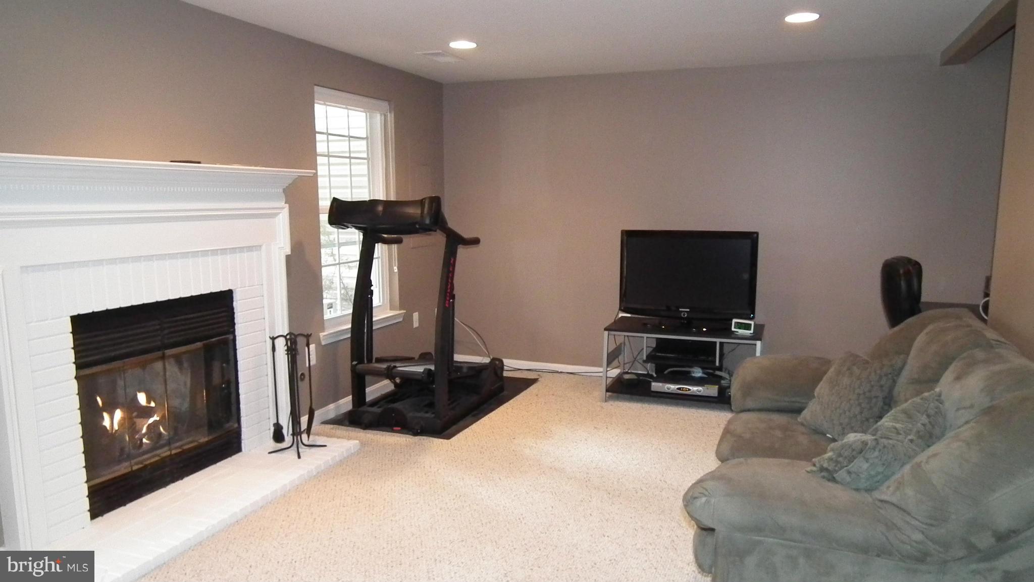 ASHBURN VILLAGE - Residential