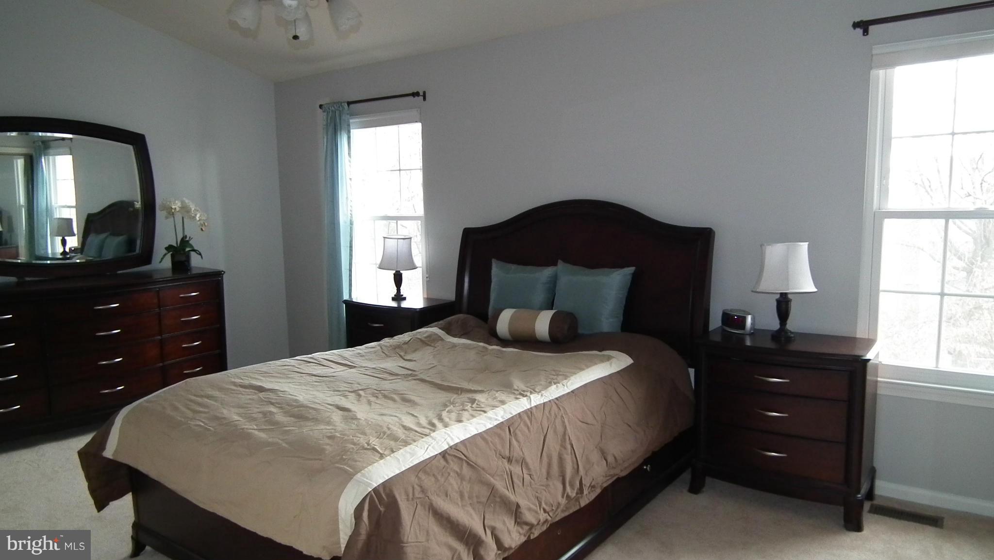 ASHBURN VILLAGE - Residential