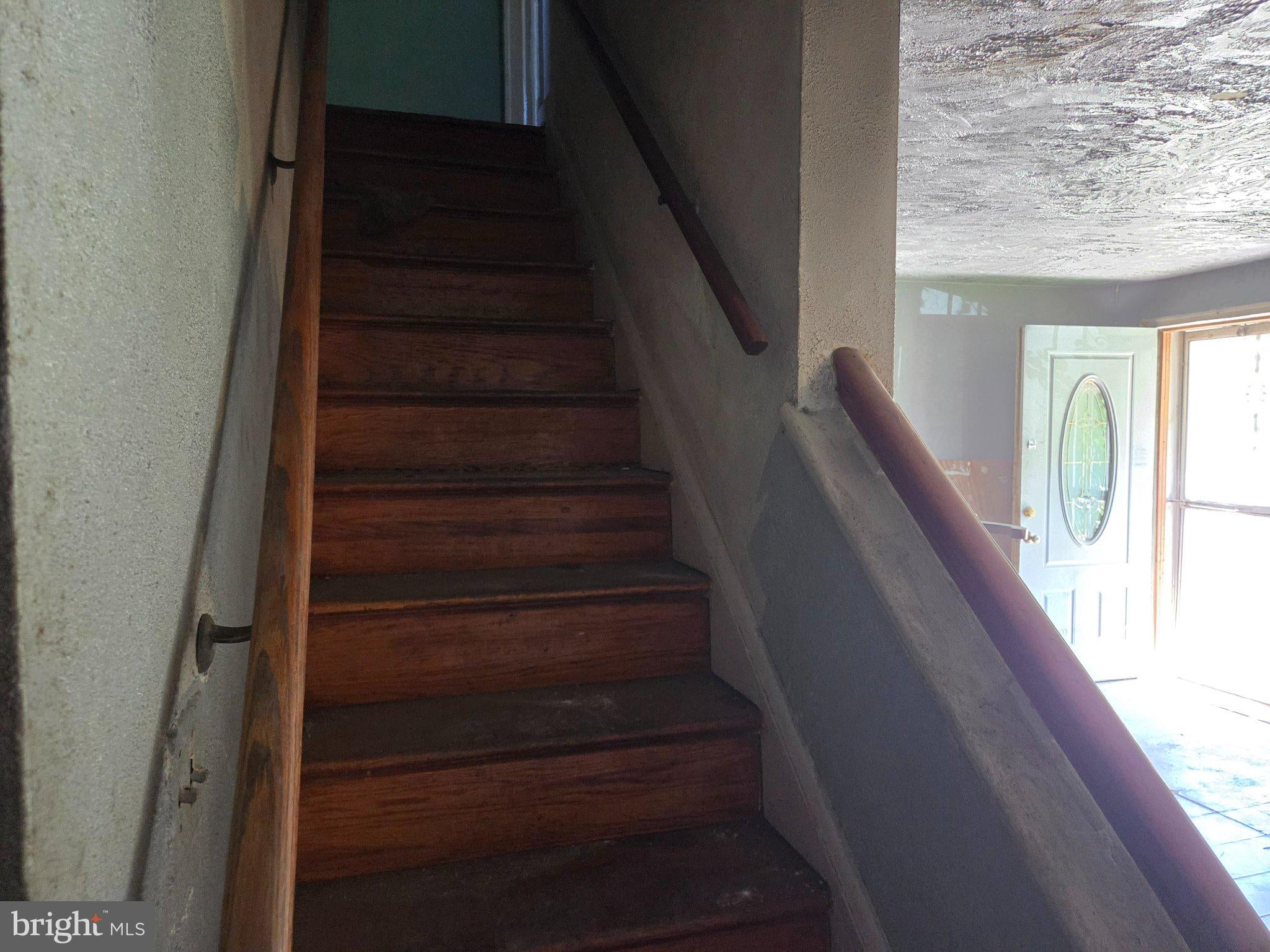 2524 RIGGS AVENUE