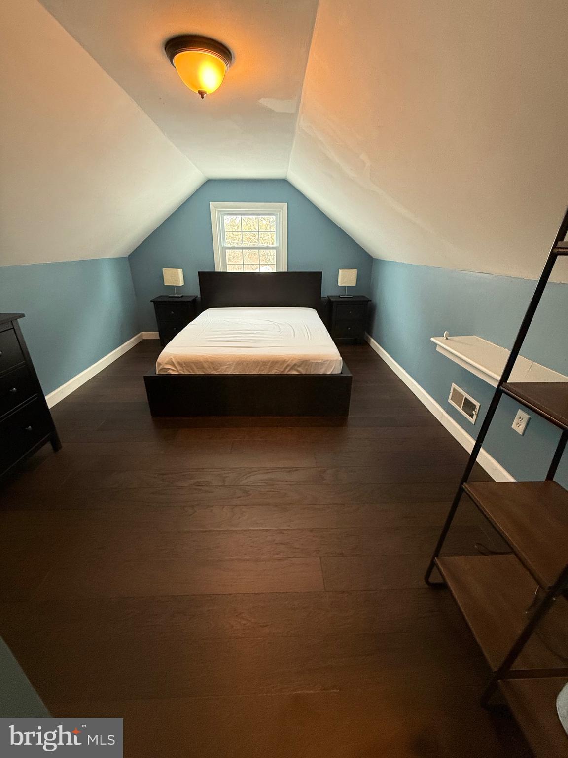 MORELAND PARK - Residential