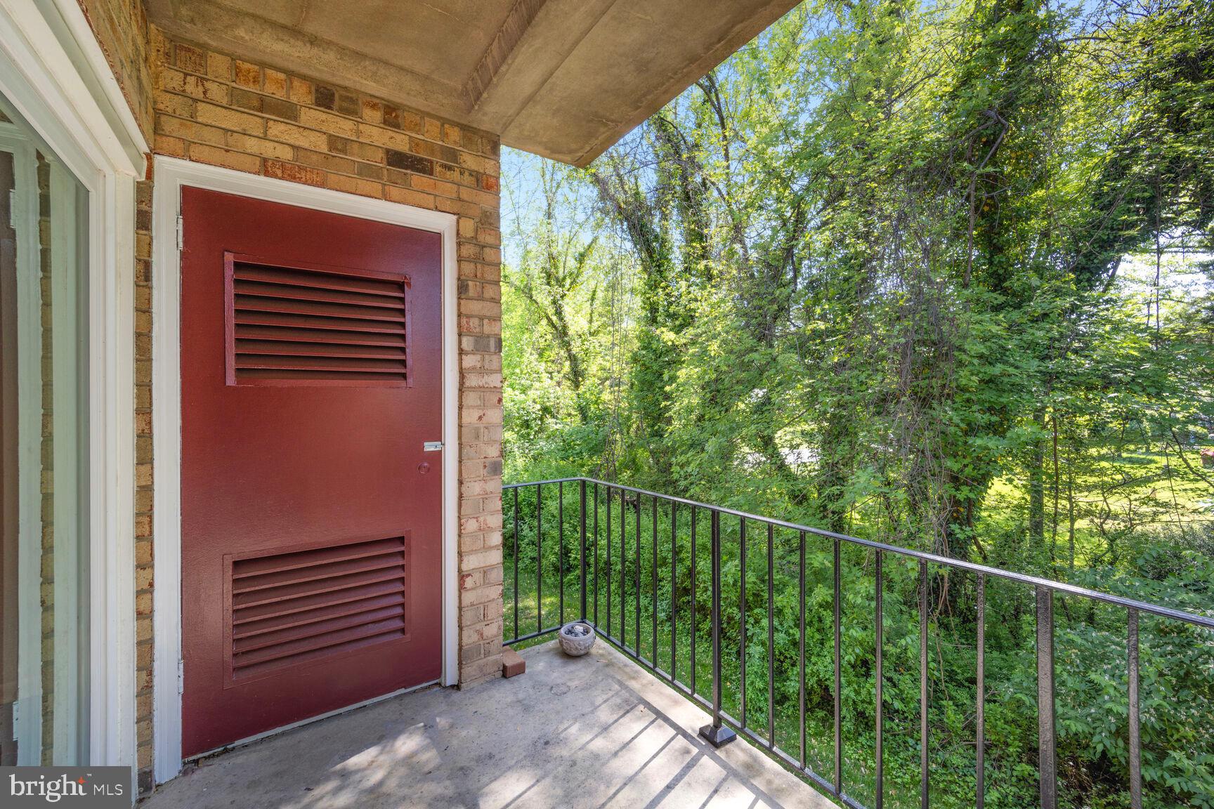 LYNDHURST CONDOS - Residential Lease