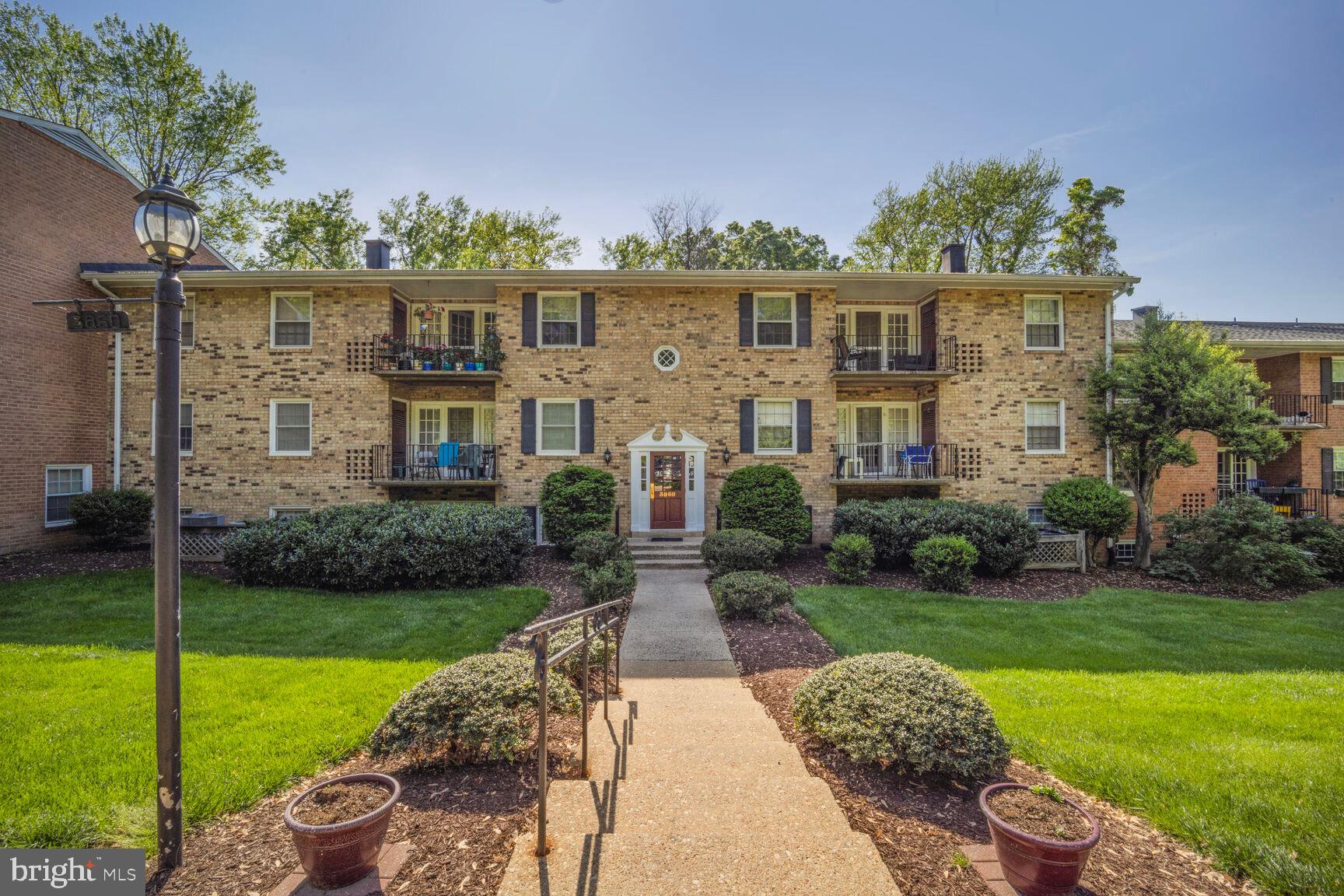 LYNDHURST CONDOS - Residential Lease