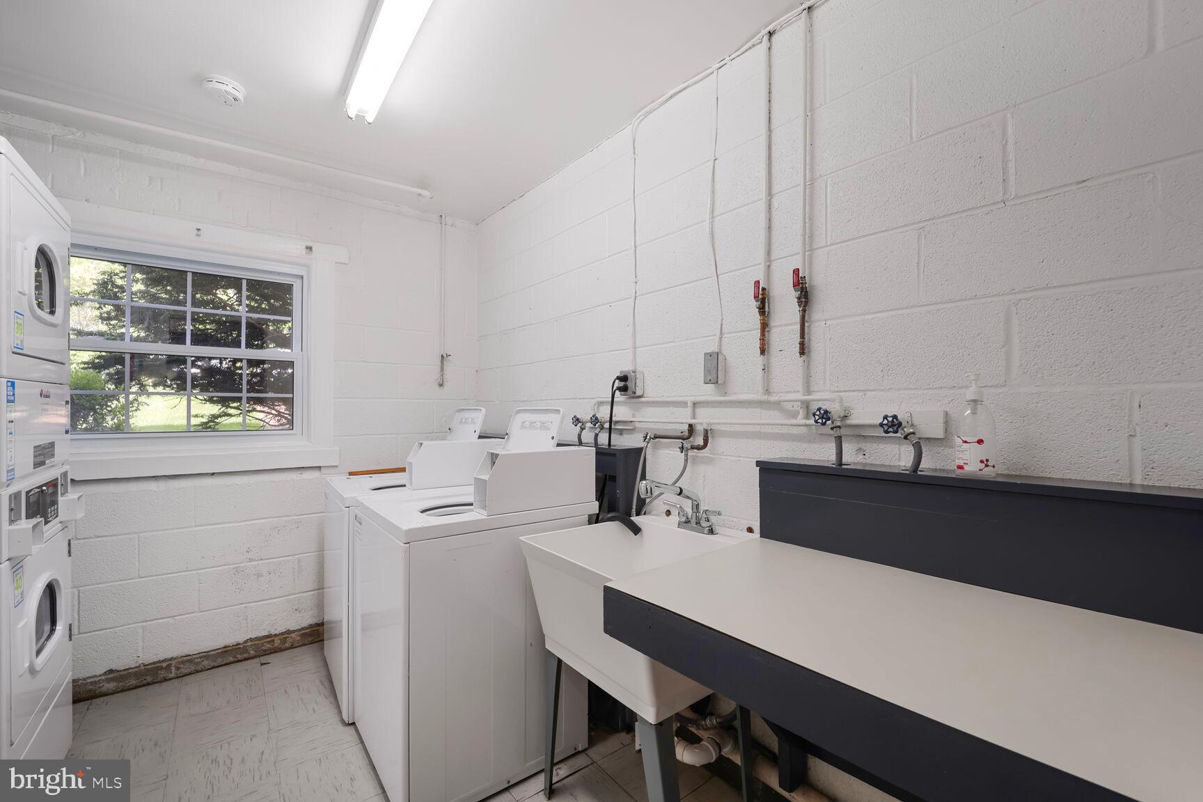 LYNDHURST CONDOS - Residential Lease