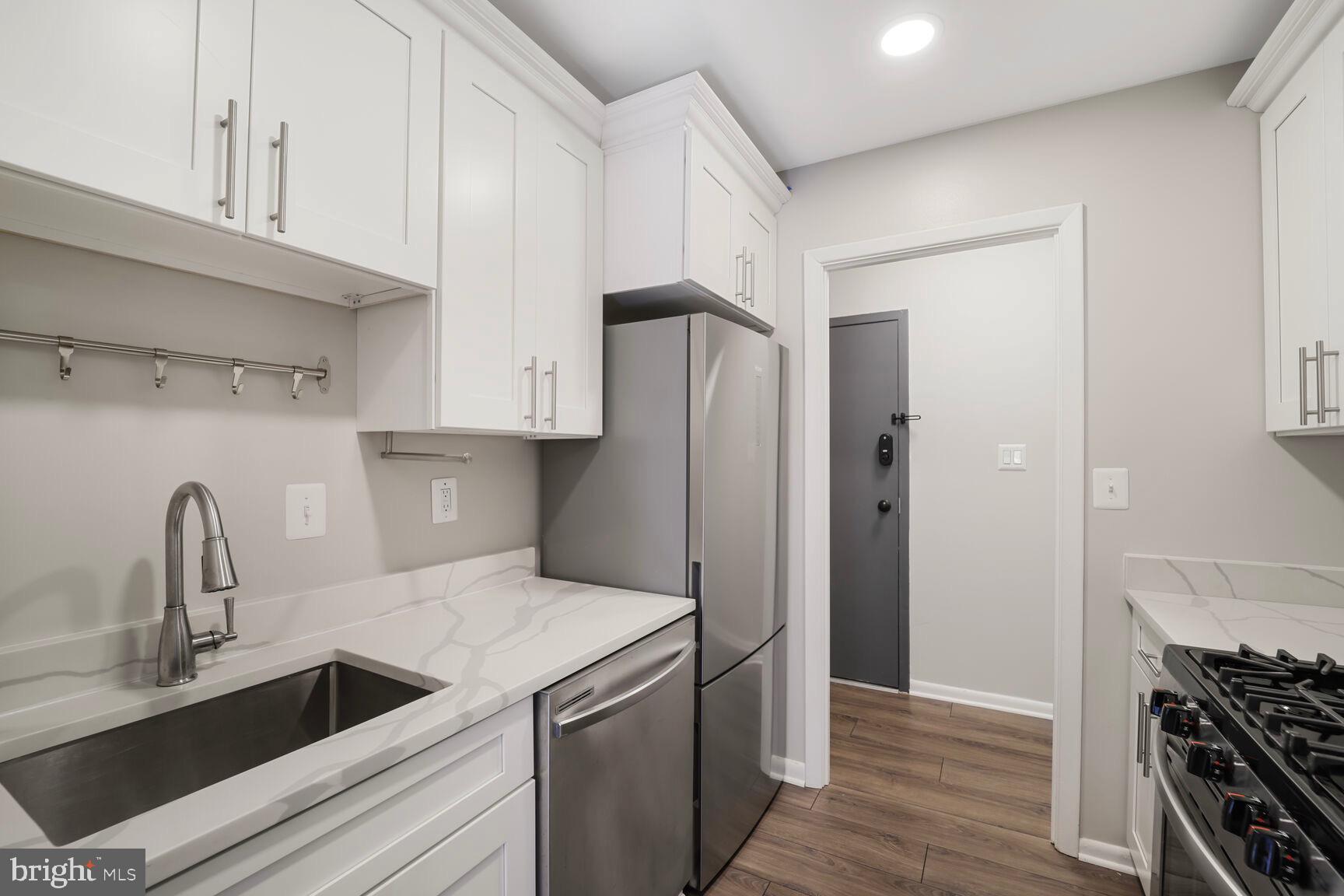 LYNDHURST CONDOS - Residential Lease