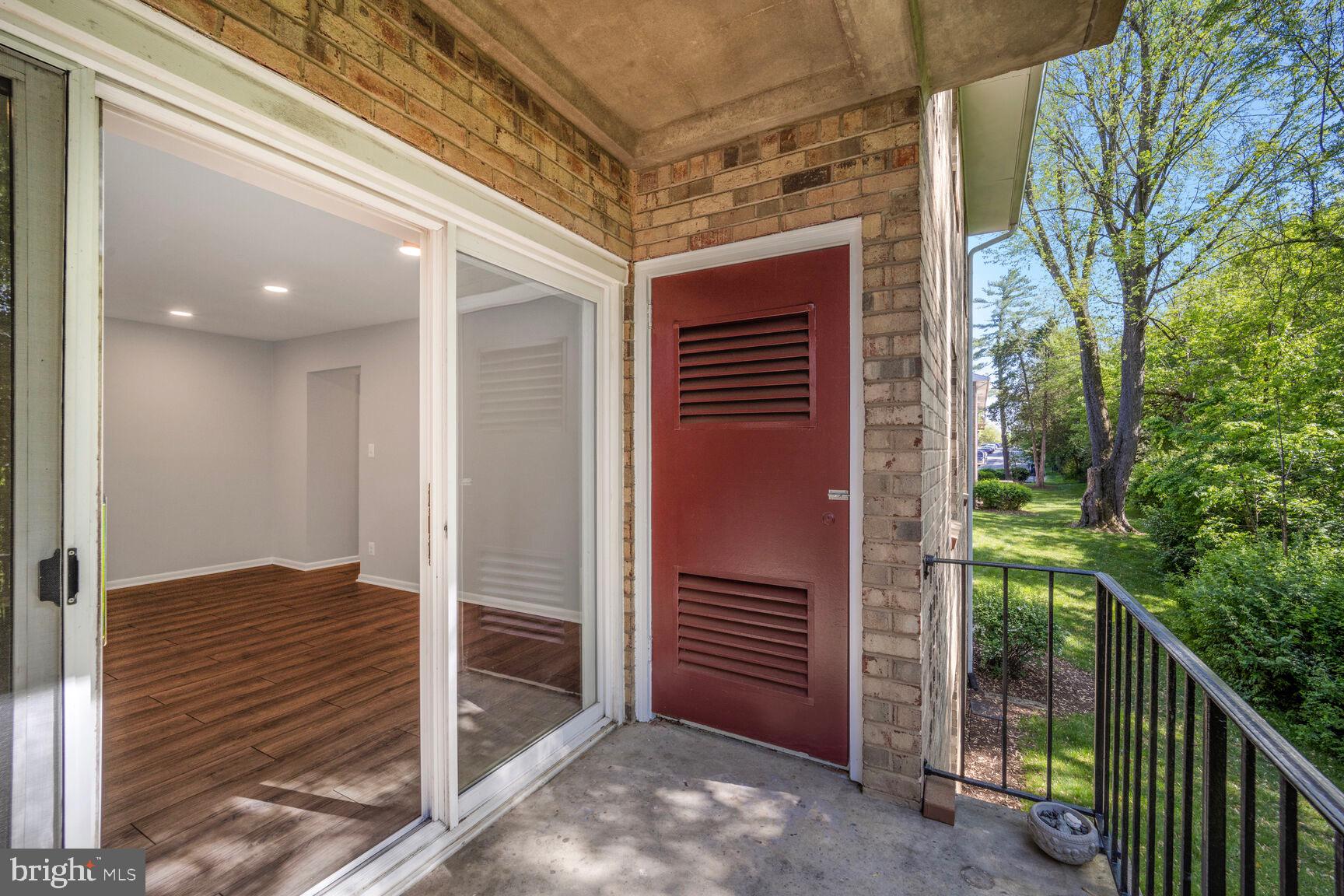 LYNDHURST CONDOS - Residential Lease