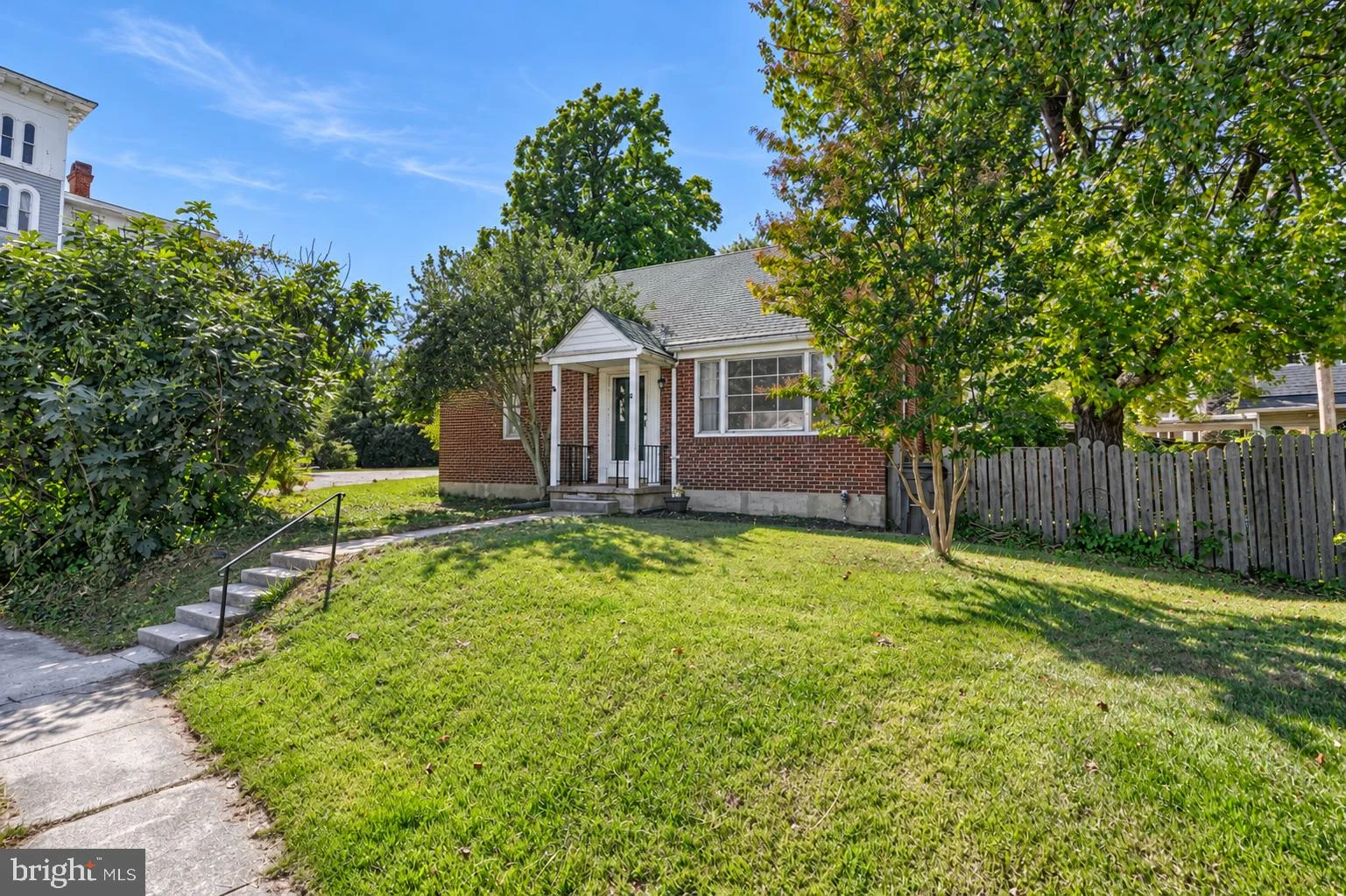10 Hillview Drive