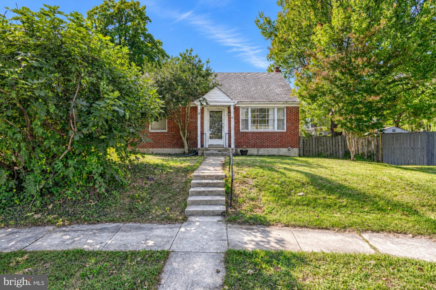 10 HILLVIEW DRIVE