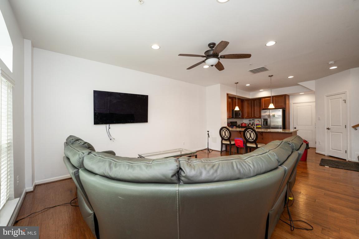 BALLENGER CREEK - Residential