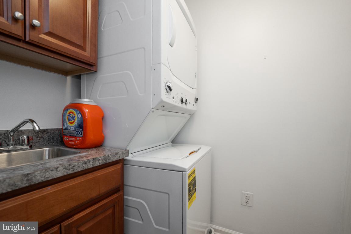 BALLENGER CREEK - Residential