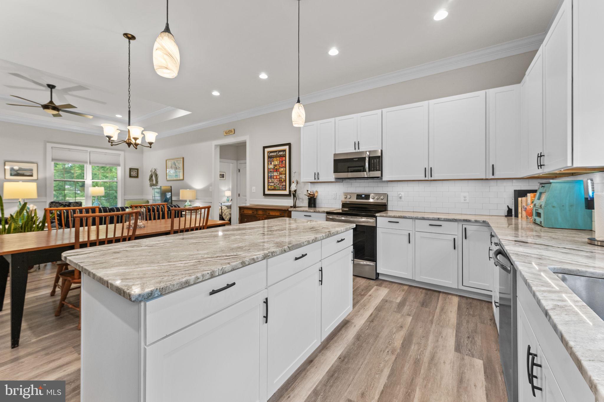 CABIN POINT - Residential