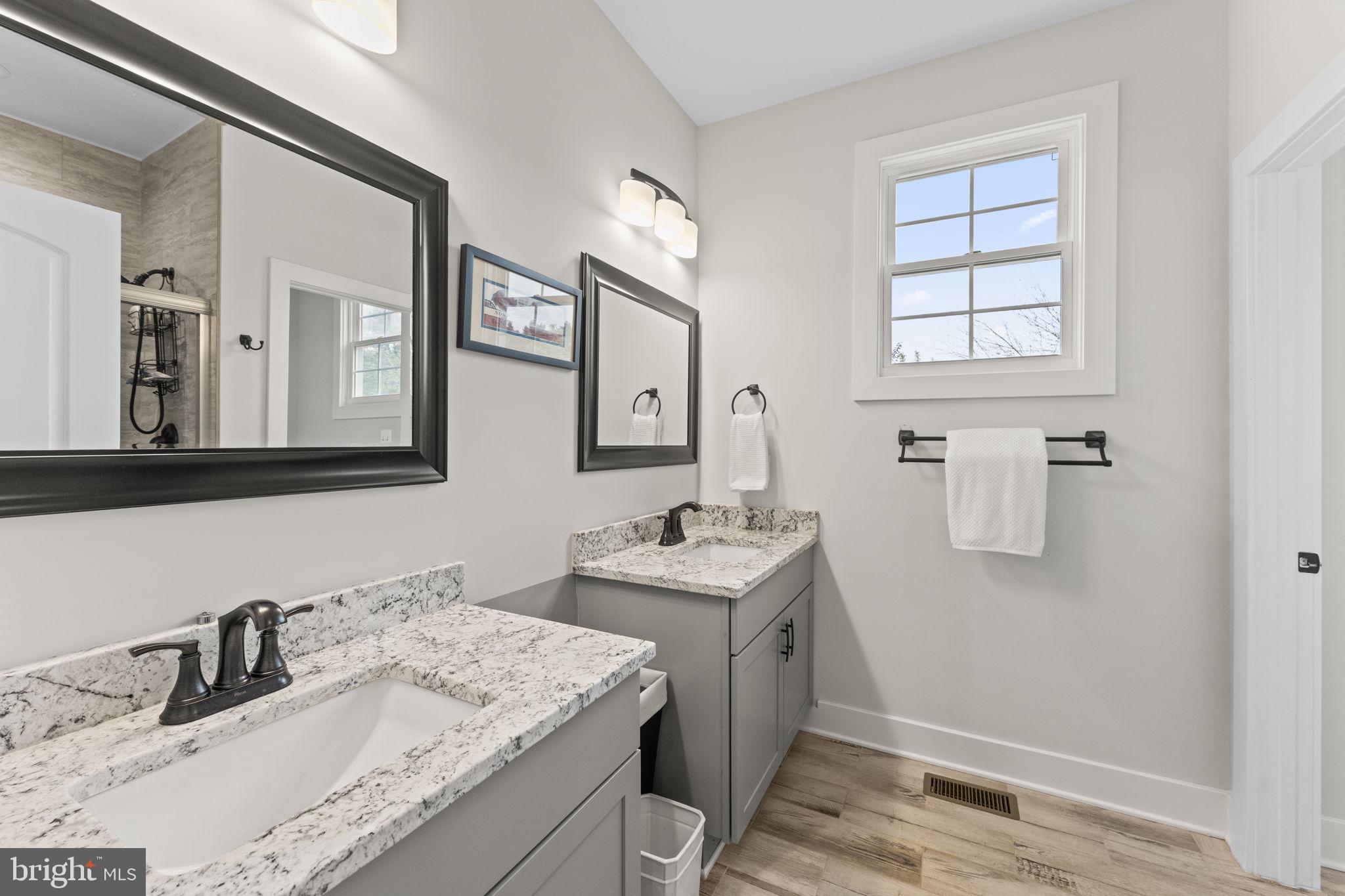 CABIN POINT - Residential