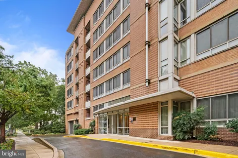 350 G Street SW Unit N614, Washington, DC MLS: DCDC2241728