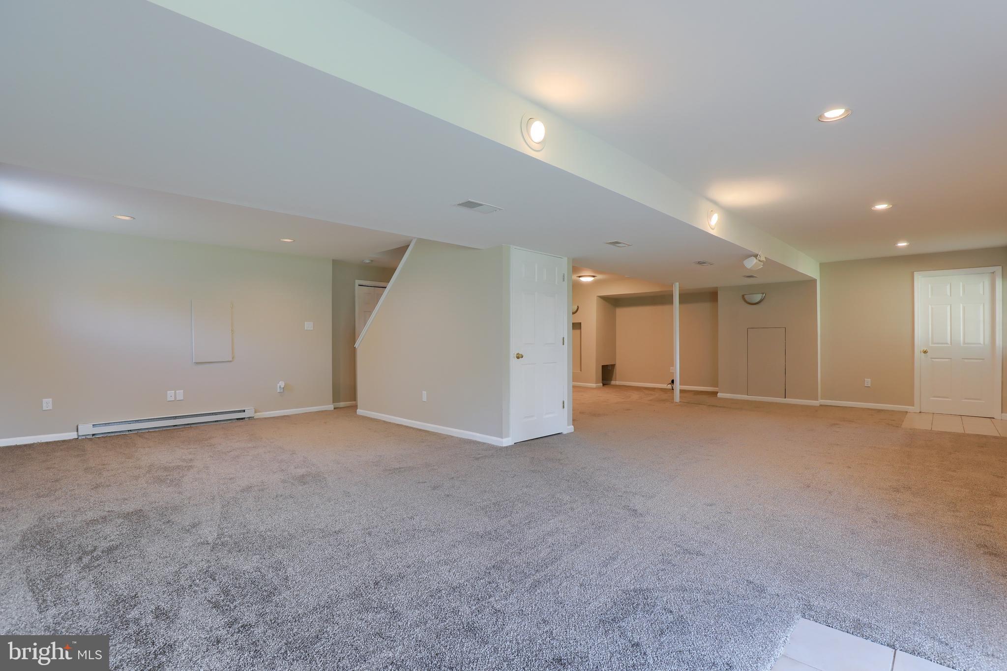 CENTERVILLE COMMONS - Residential