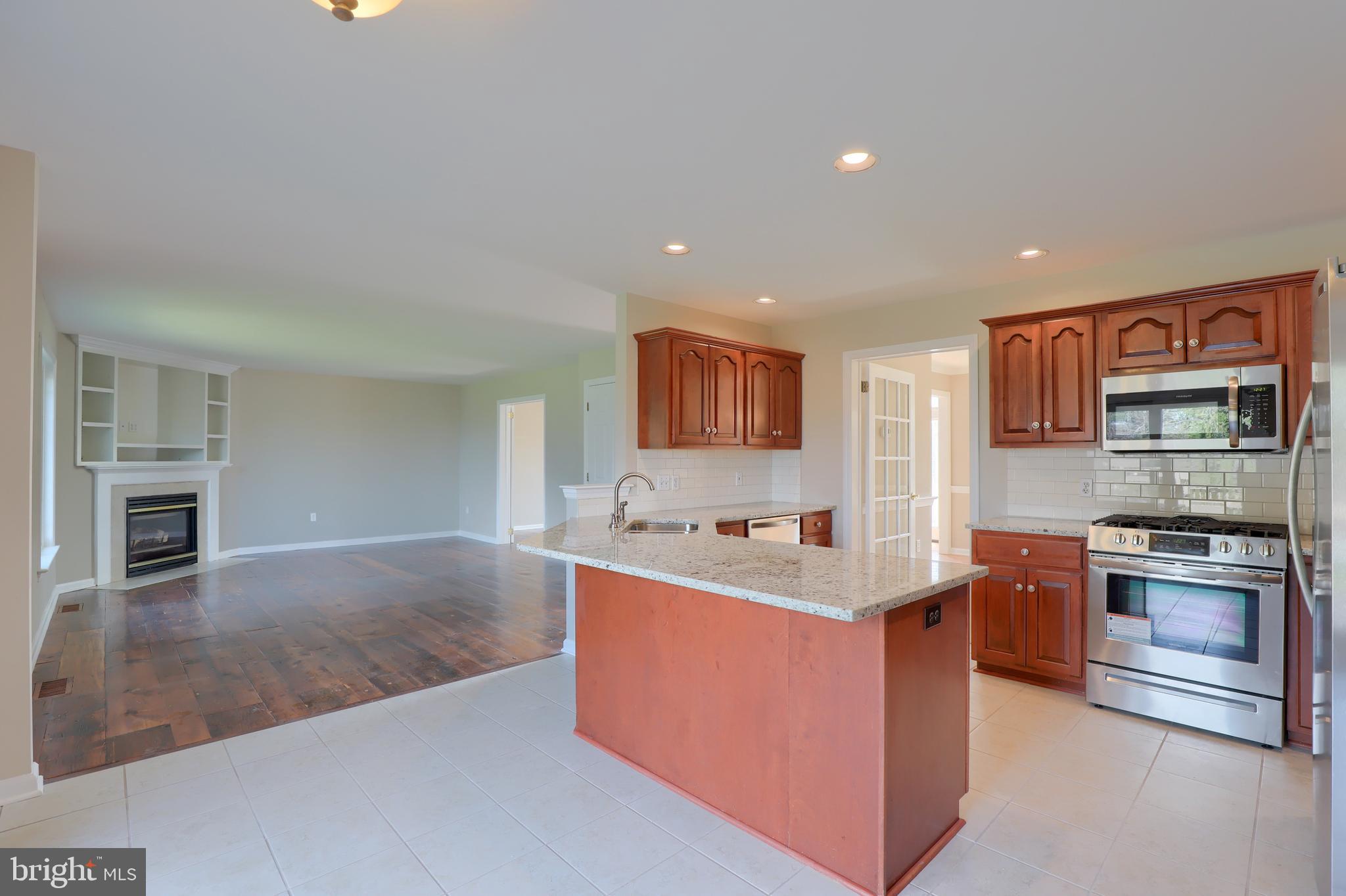 CENTERVILLE COMMONS - Residential