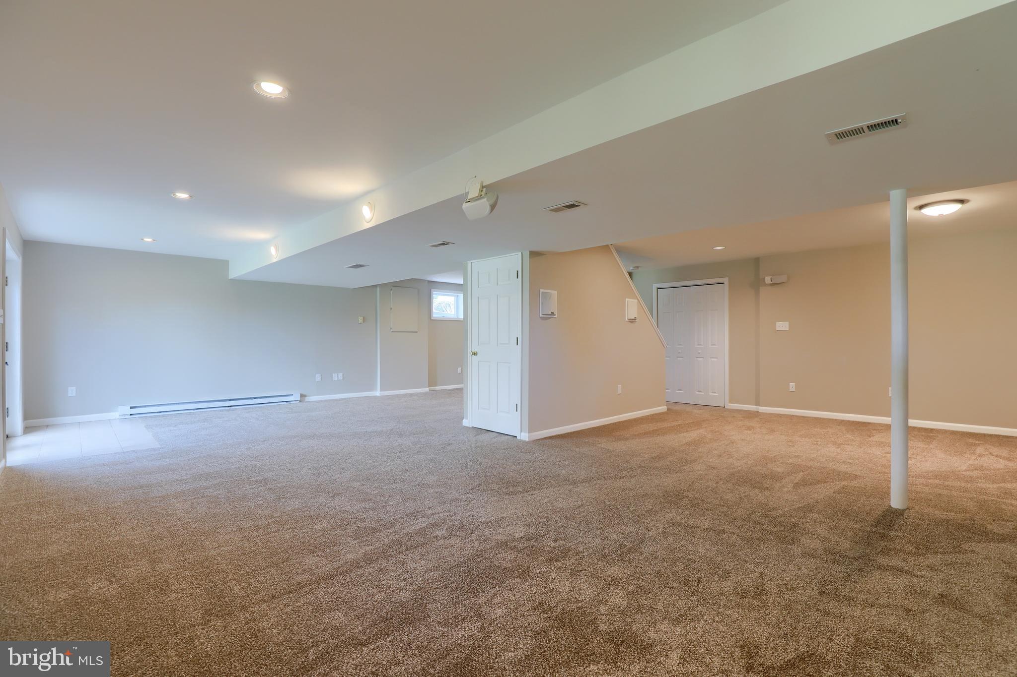 CENTERVILLE COMMONS - Residential