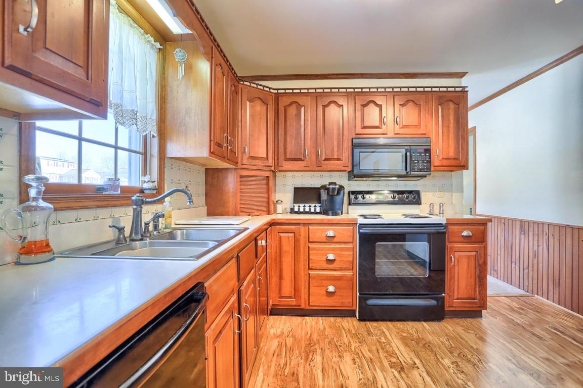 MEADOW BROOK ESTATES - Residential