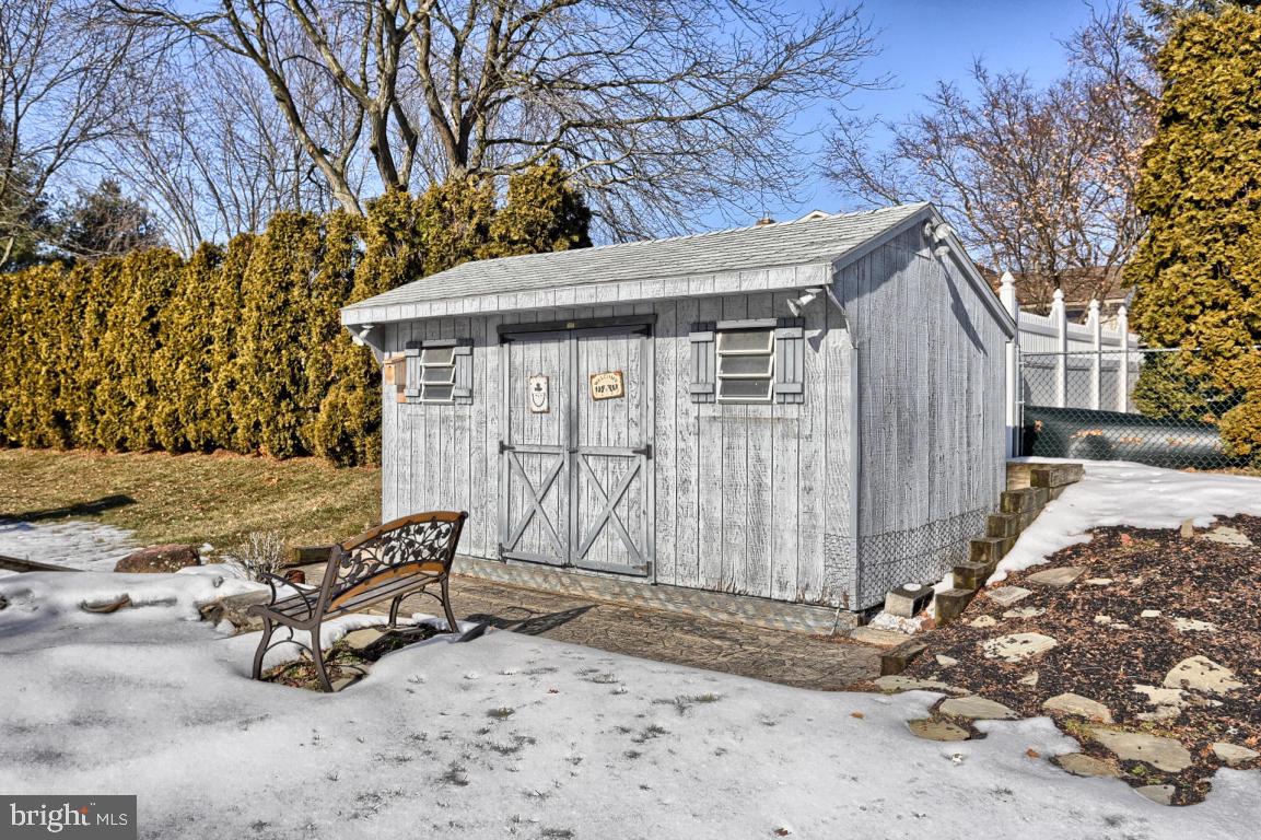 MEADOW BROOK ESTATES - Residential