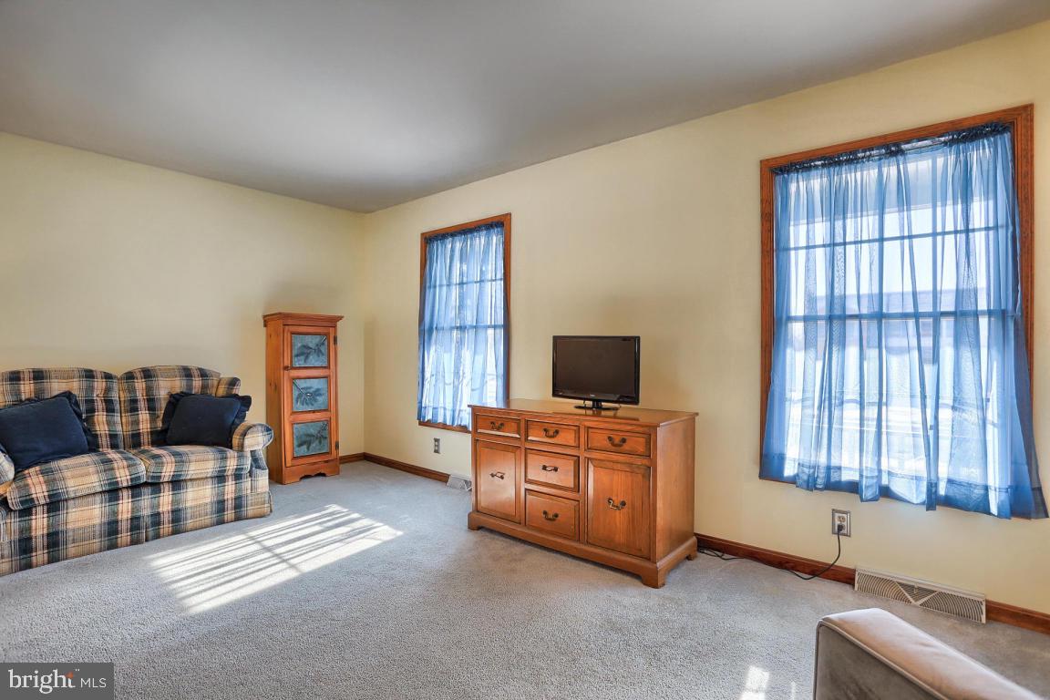 MEADOW BROOK ESTATES - Residential