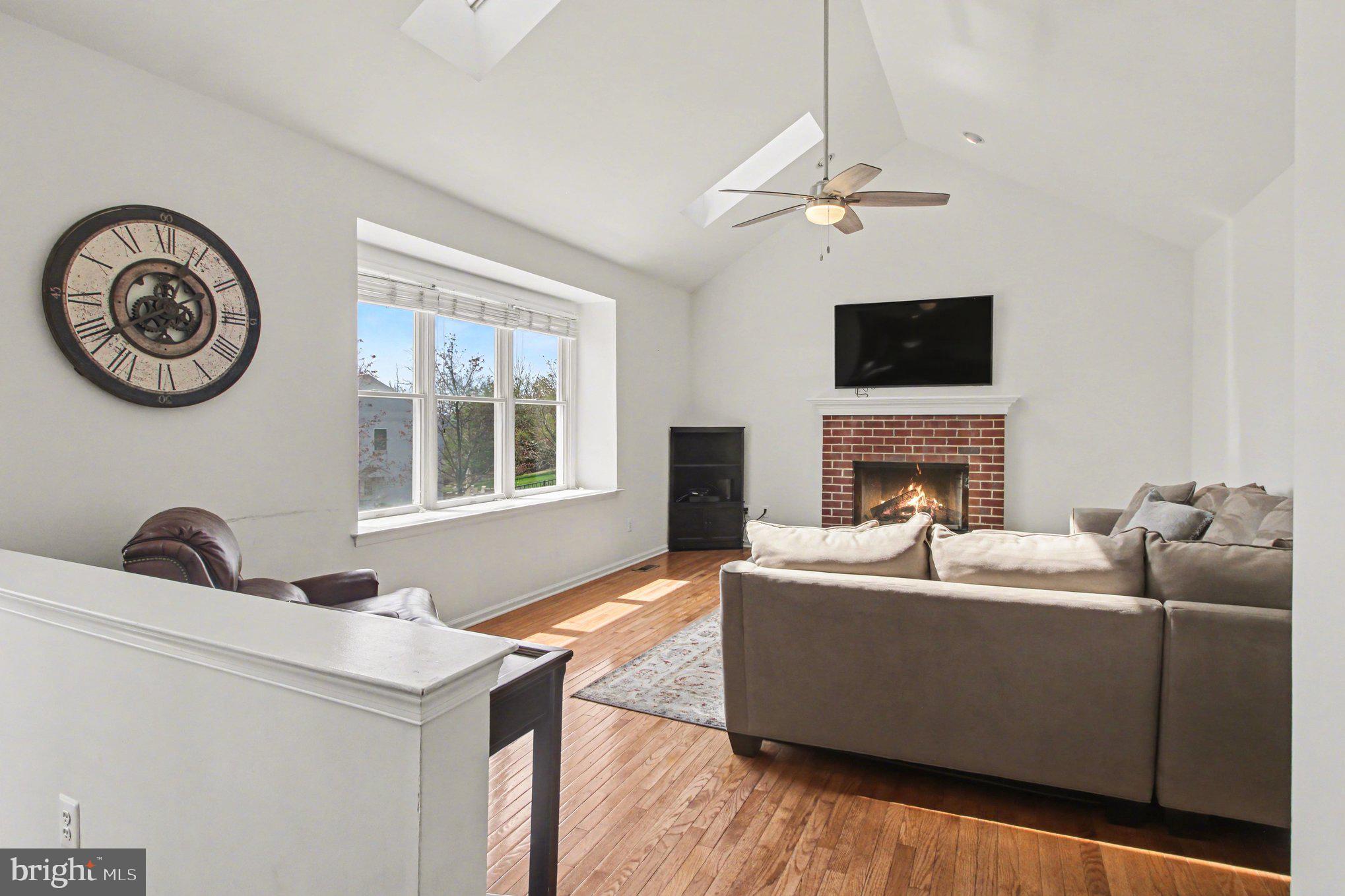 PROVIDENCE OAKS - Residential