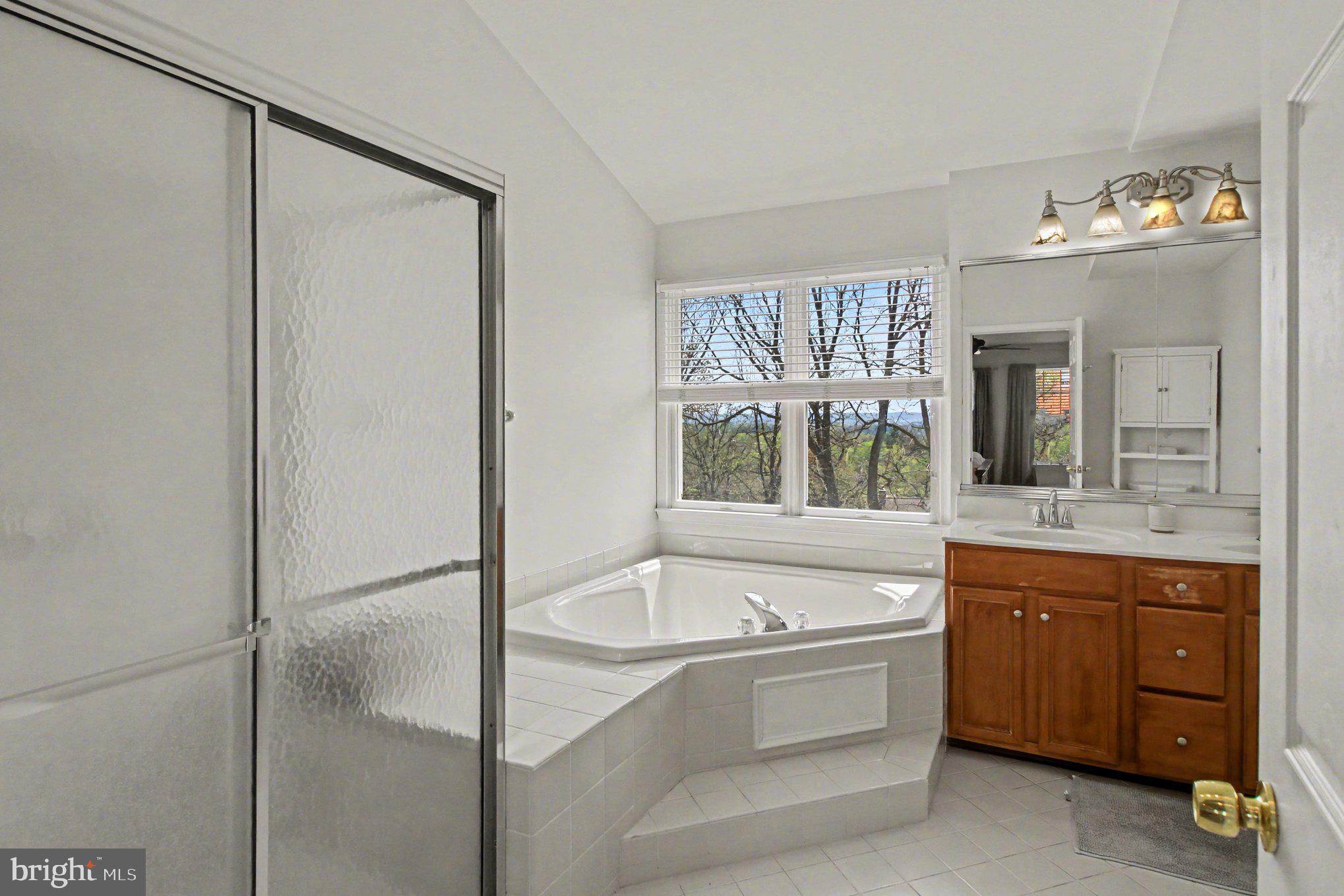 PROVIDENCE OAKS - Residential