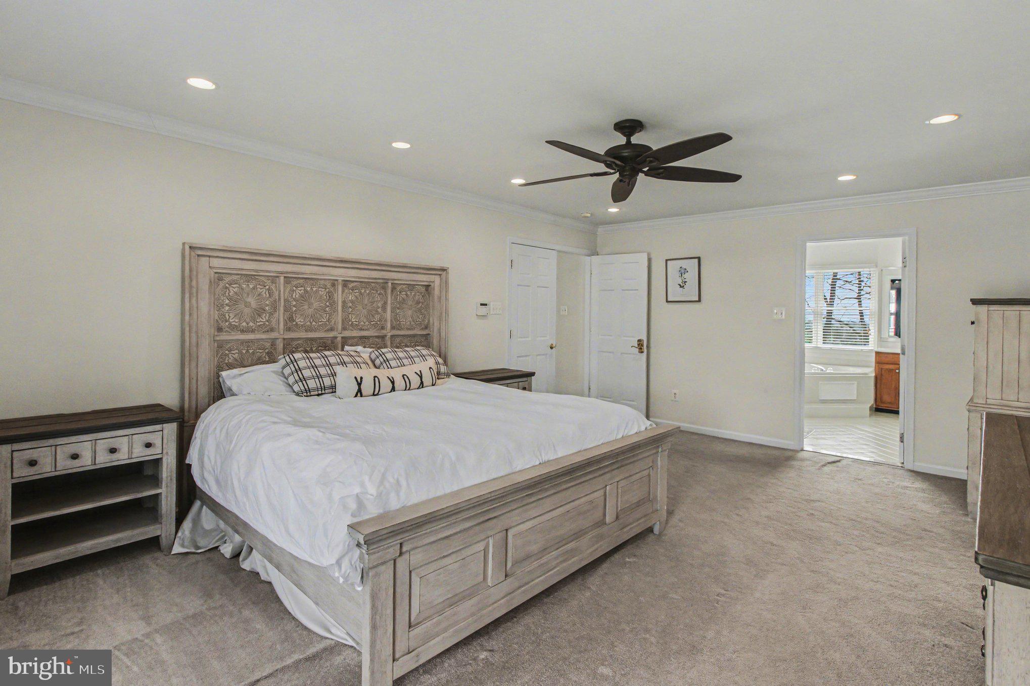 PROVIDENCE OAKS - Residential