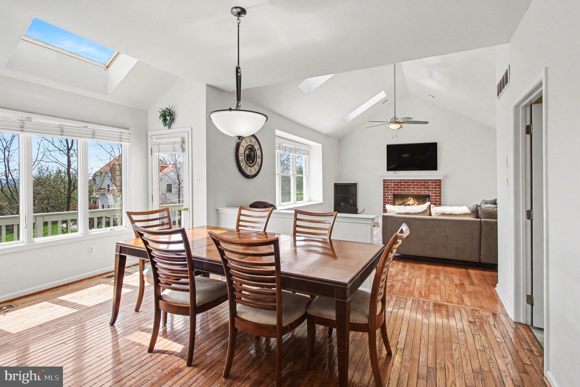 PROVIDENCE OAKS - Residential