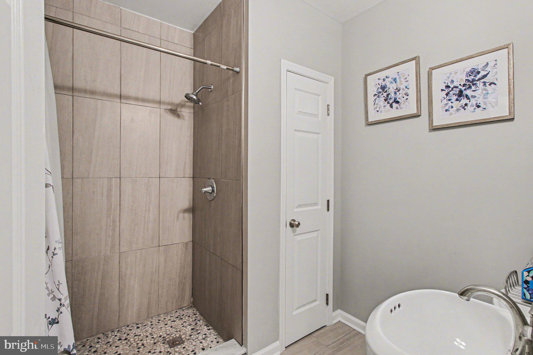 PROVIDENCE OAKS - Residential