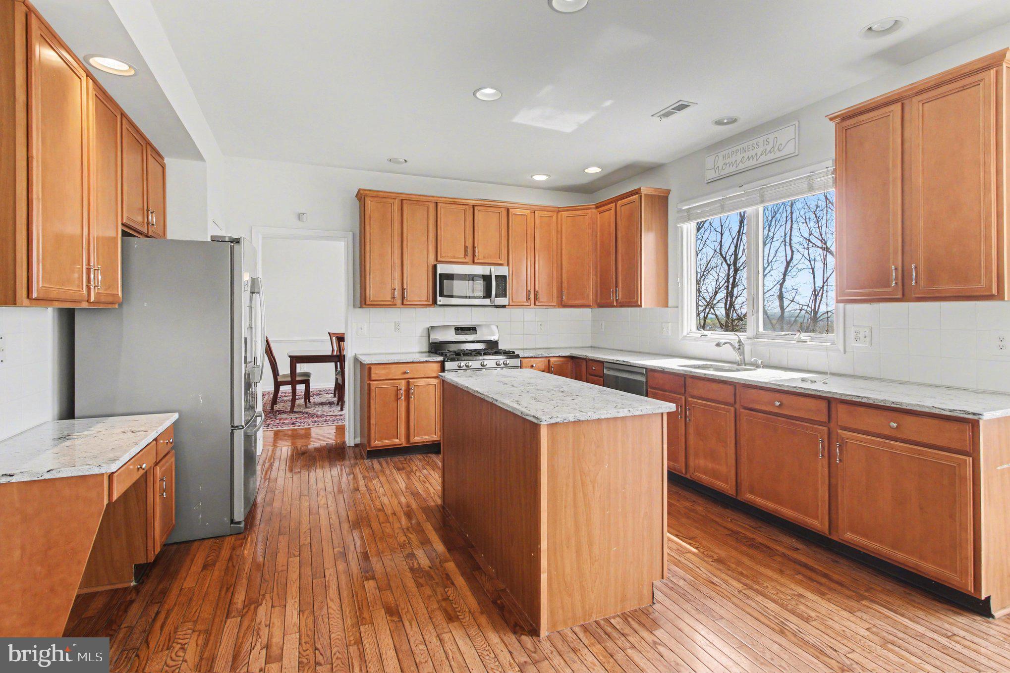 PROVIDENCE OAKS - Residential