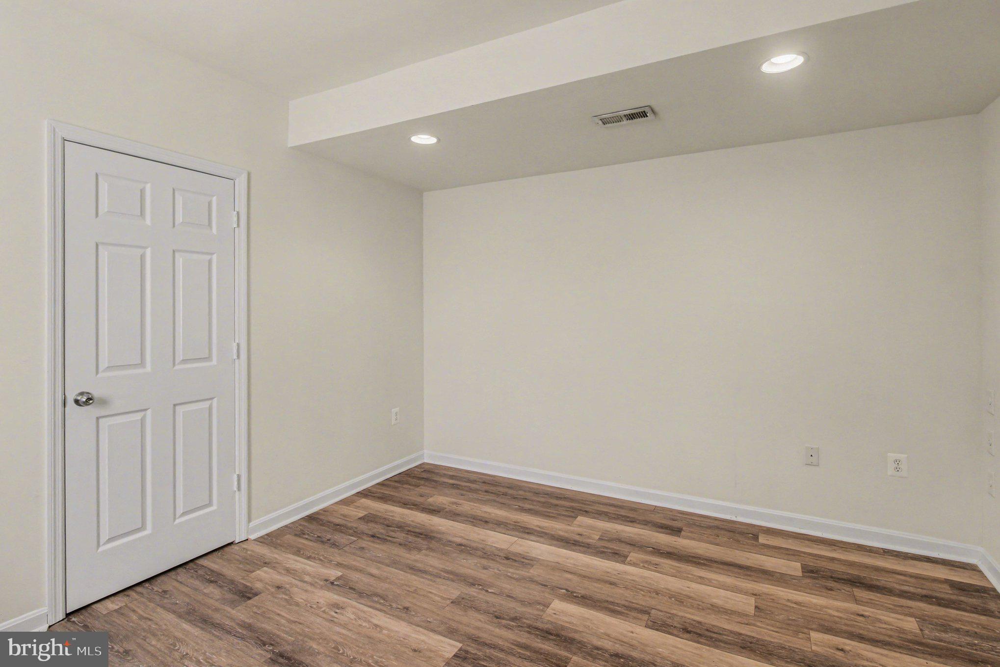 PROVIDENCE OAKS - Residential