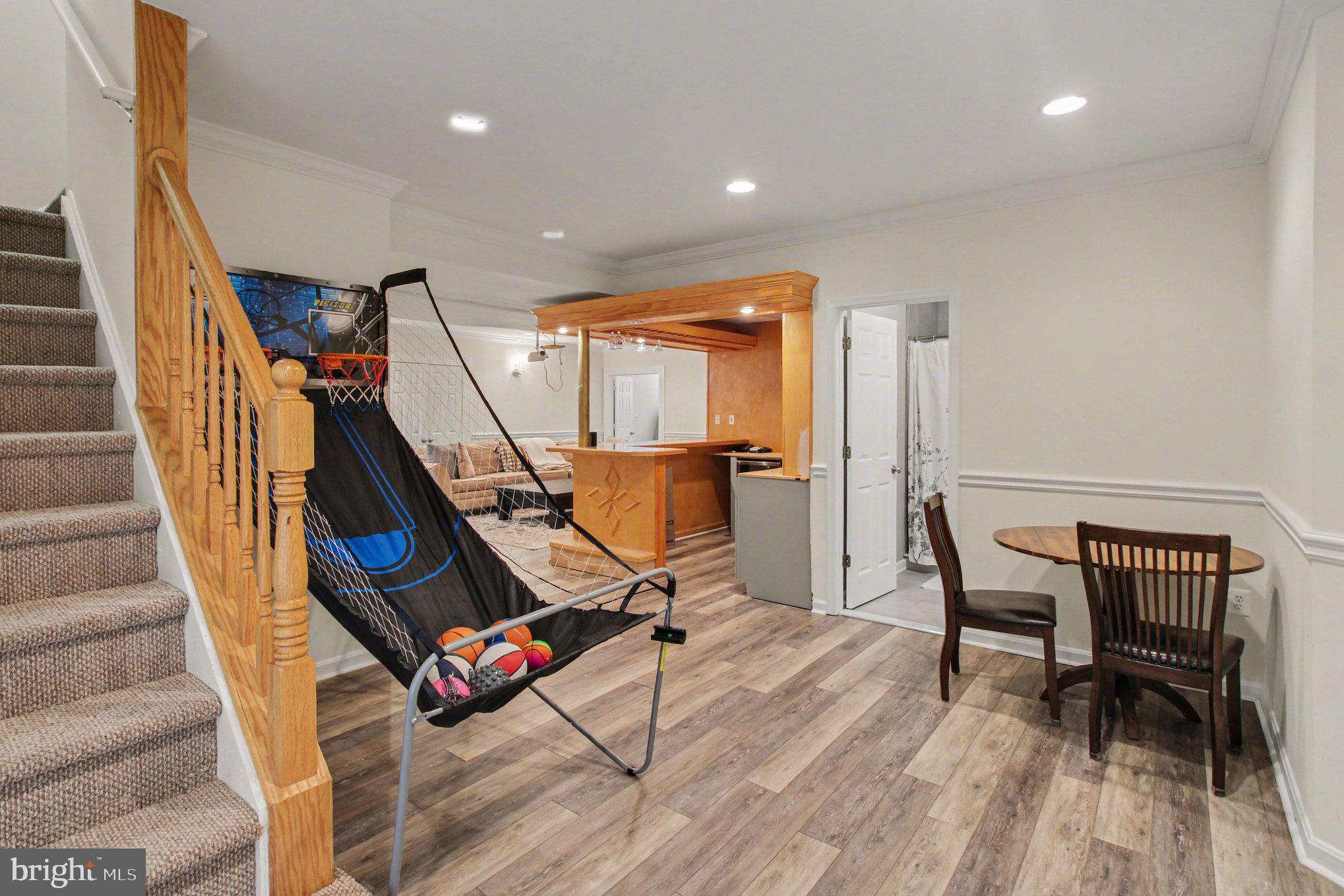 PROVIDENCE OAKS - Residential