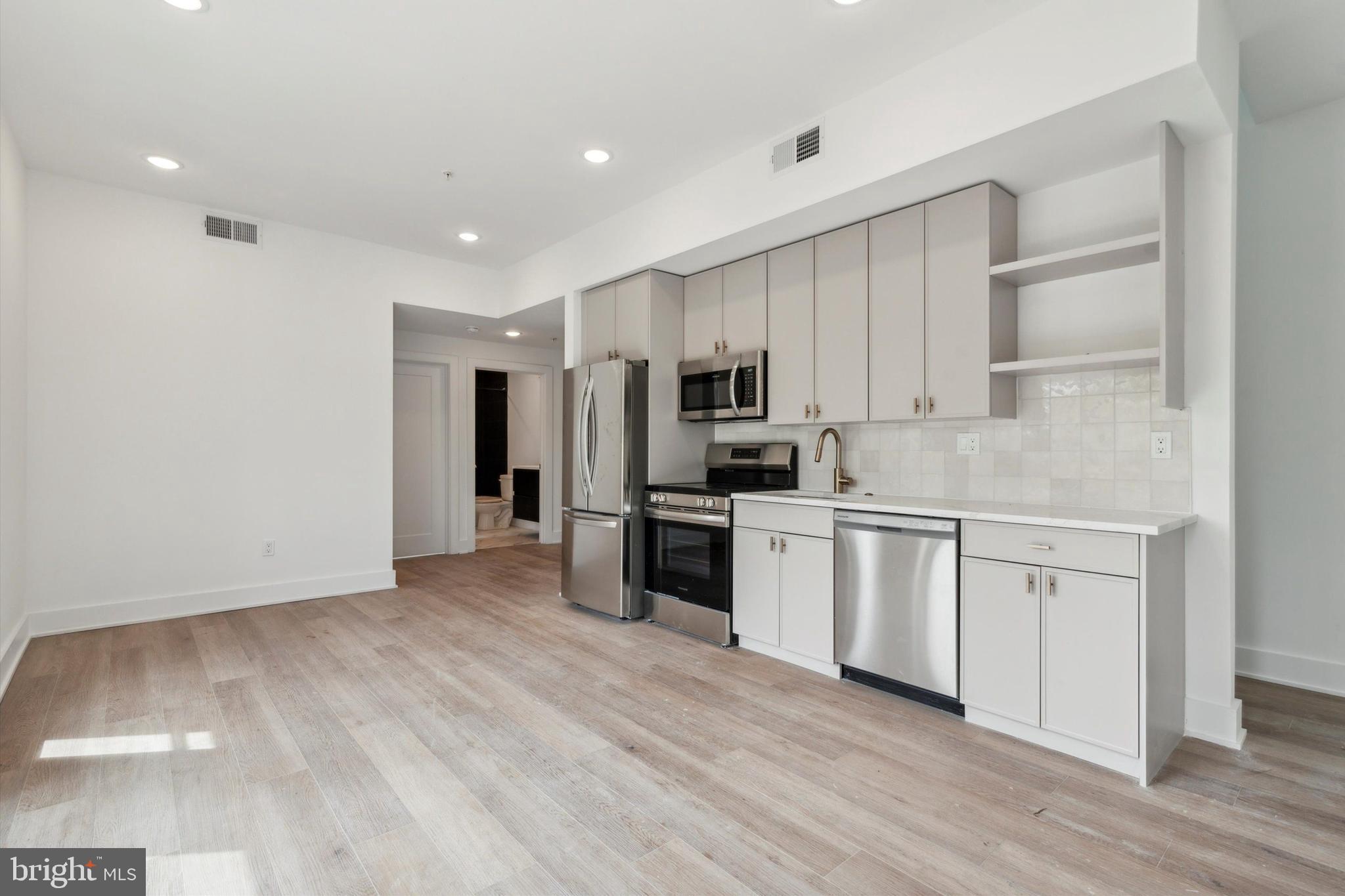 367 W HORTTER STREET 403